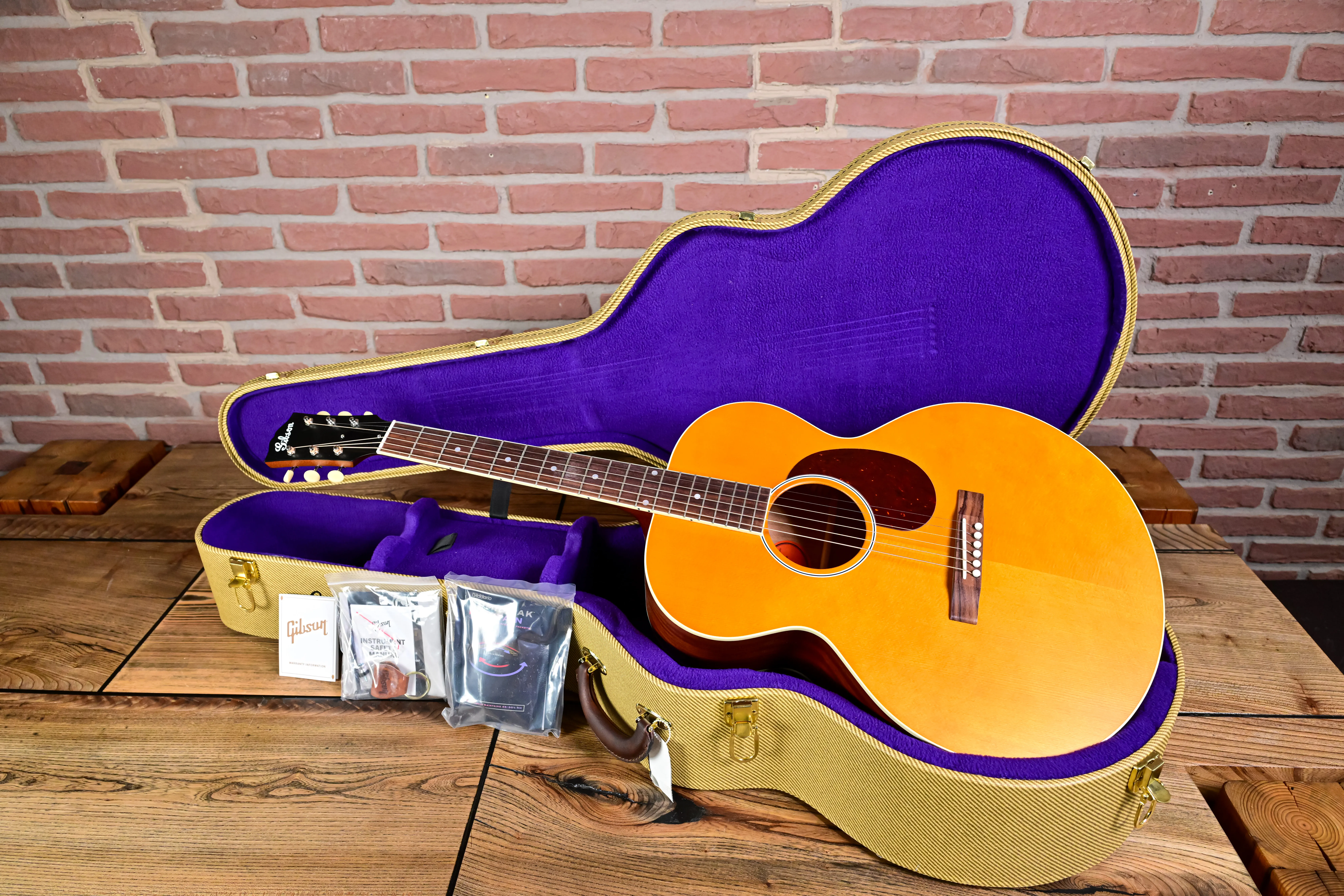 J-185 Century 12-Fret Vintage Amber Jumbo Westerngitarre