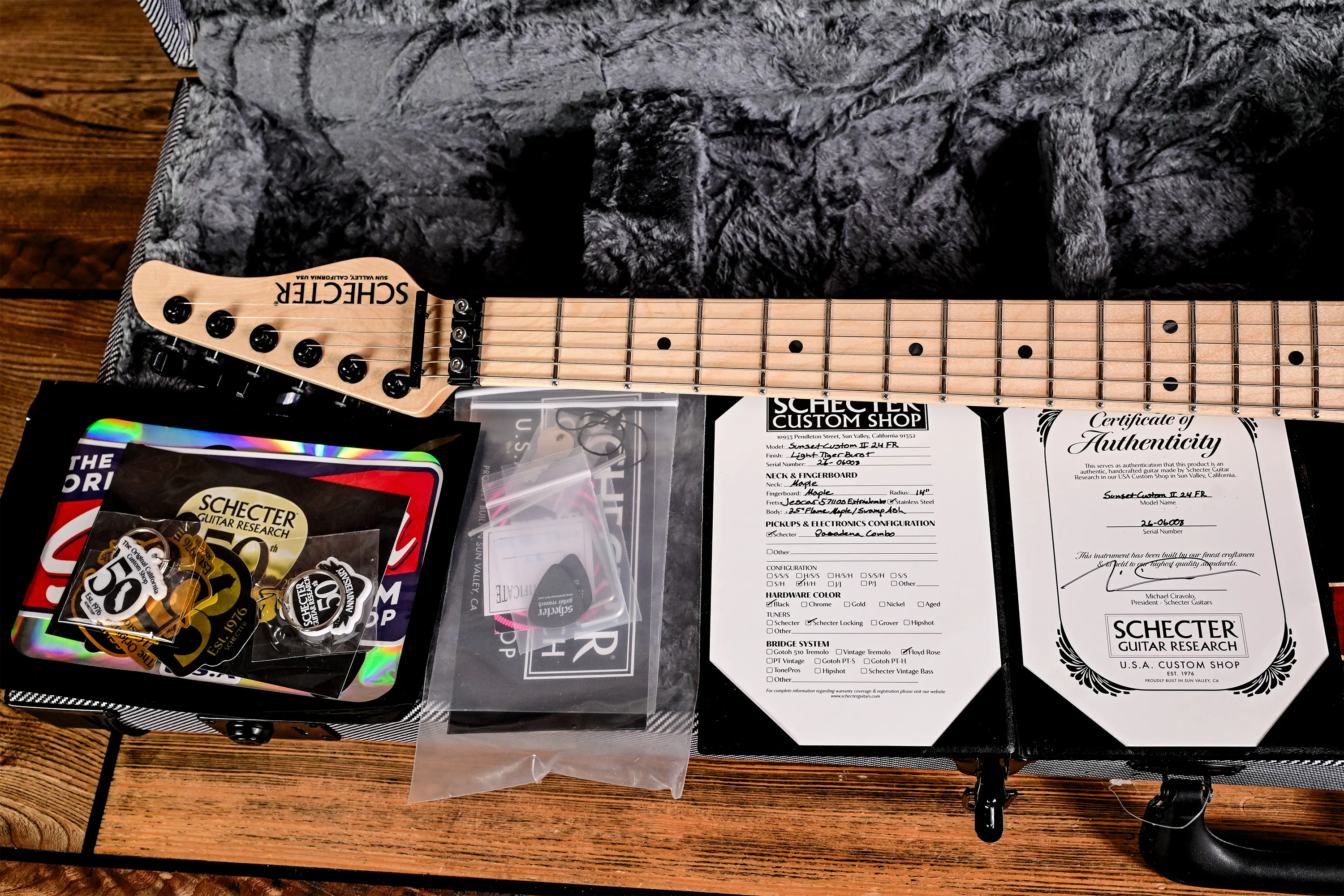 E-Gitarre, Ahornhals, Helles Griffbrett, Sechssaitig, Schecter-Gitarre