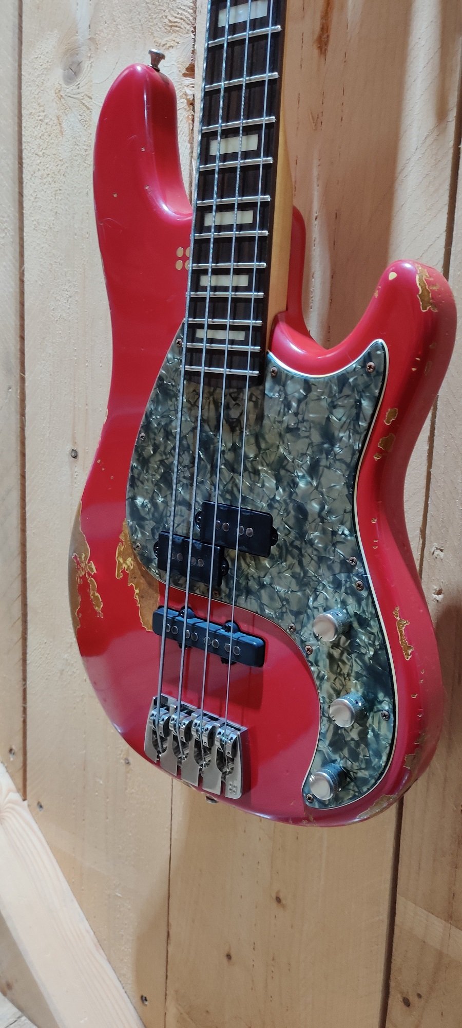 California II VT Masterpiece Aged, 4-String, Alder Body, Vino Tinto
