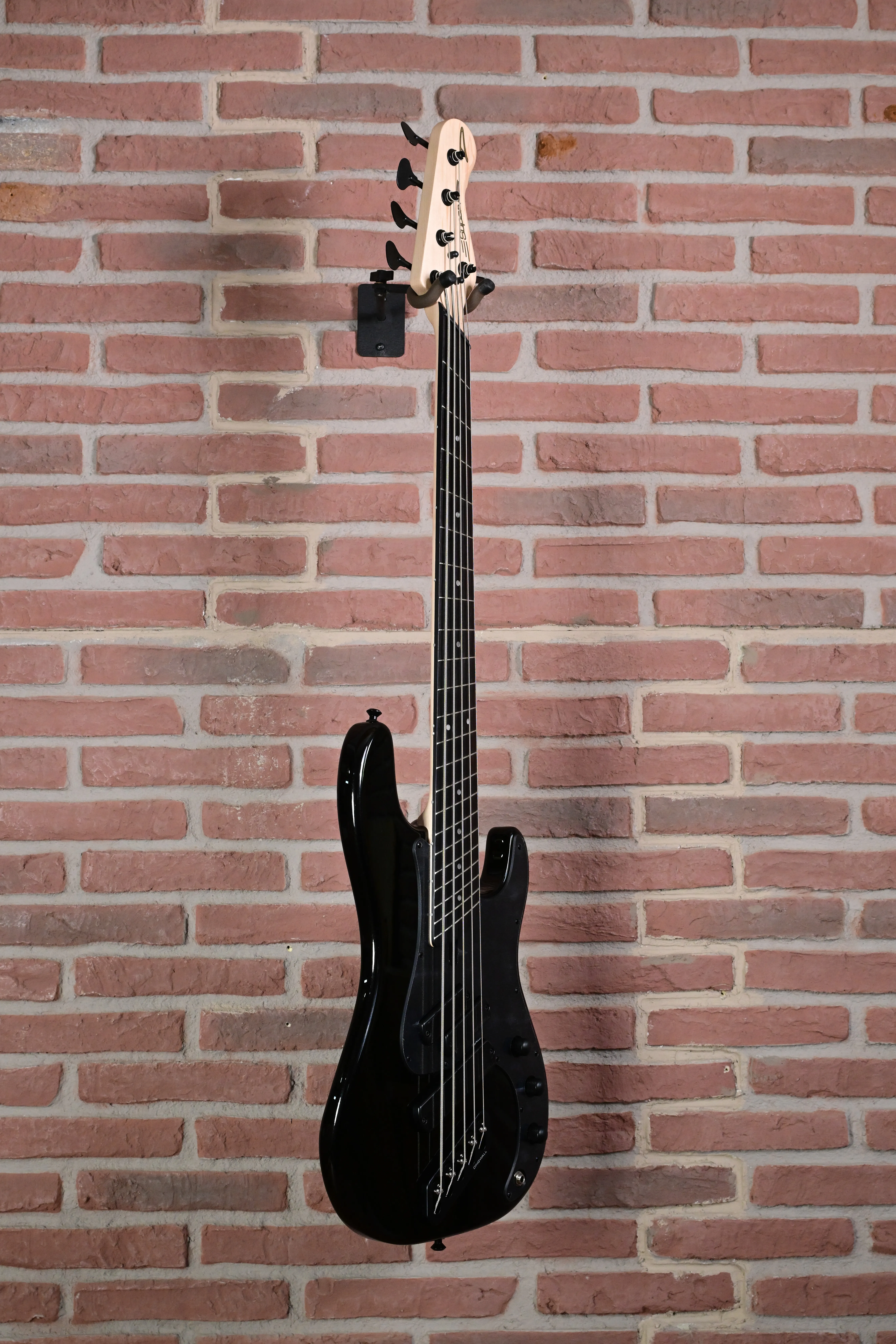 SP1 5-String Bass Gloss Metallic Black
