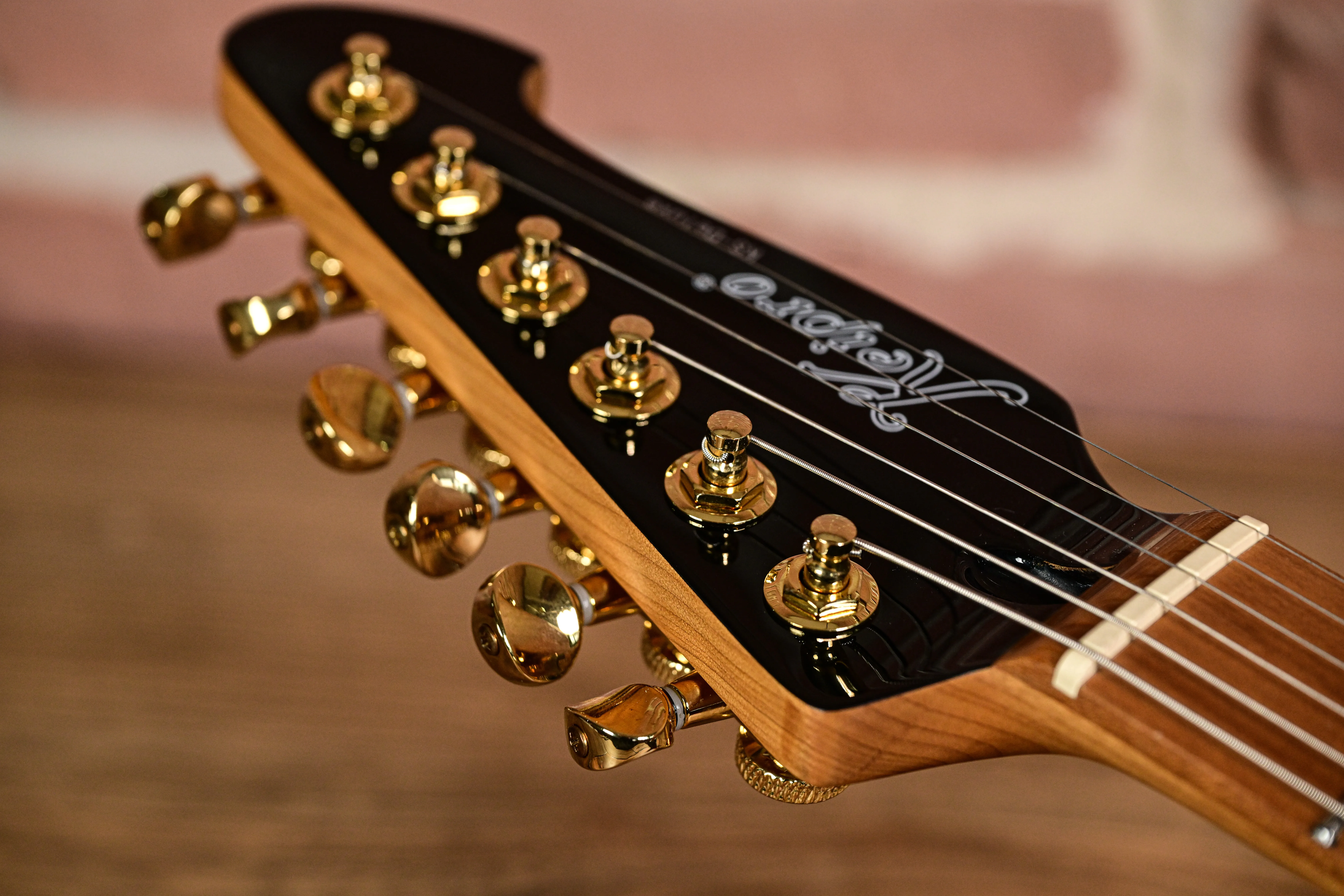 KS-Deluxe Gold Maple SSH Black E-Gitarre