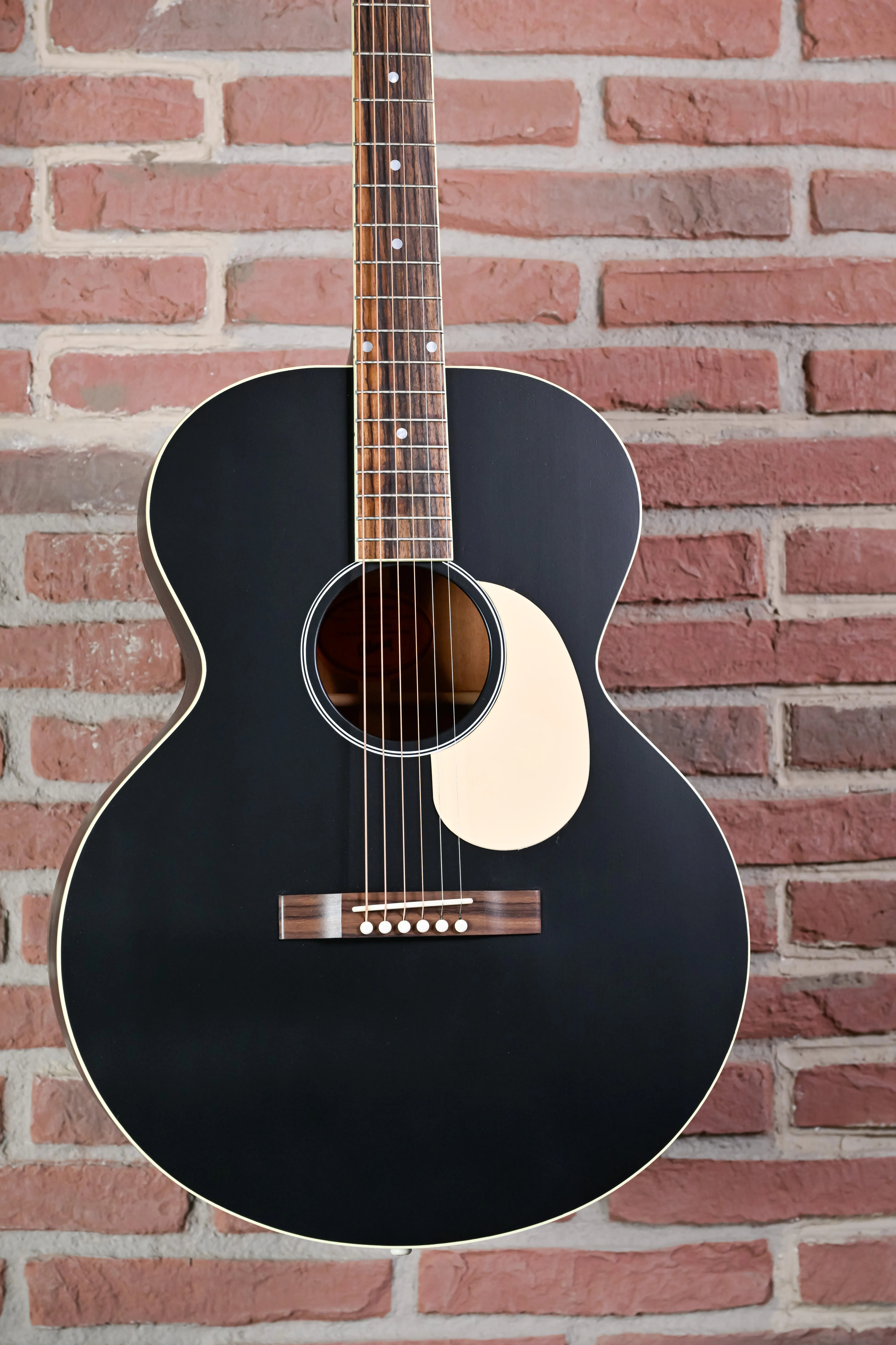 J-185 Century 12-Fret Ebony Jumbo Westerngitarre