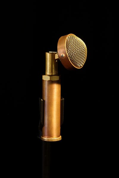 EAR Trumpet Labs Chantelle Großmembran-Kondensatormikrofon mit schwenkbarem Kopf und Retrodesign