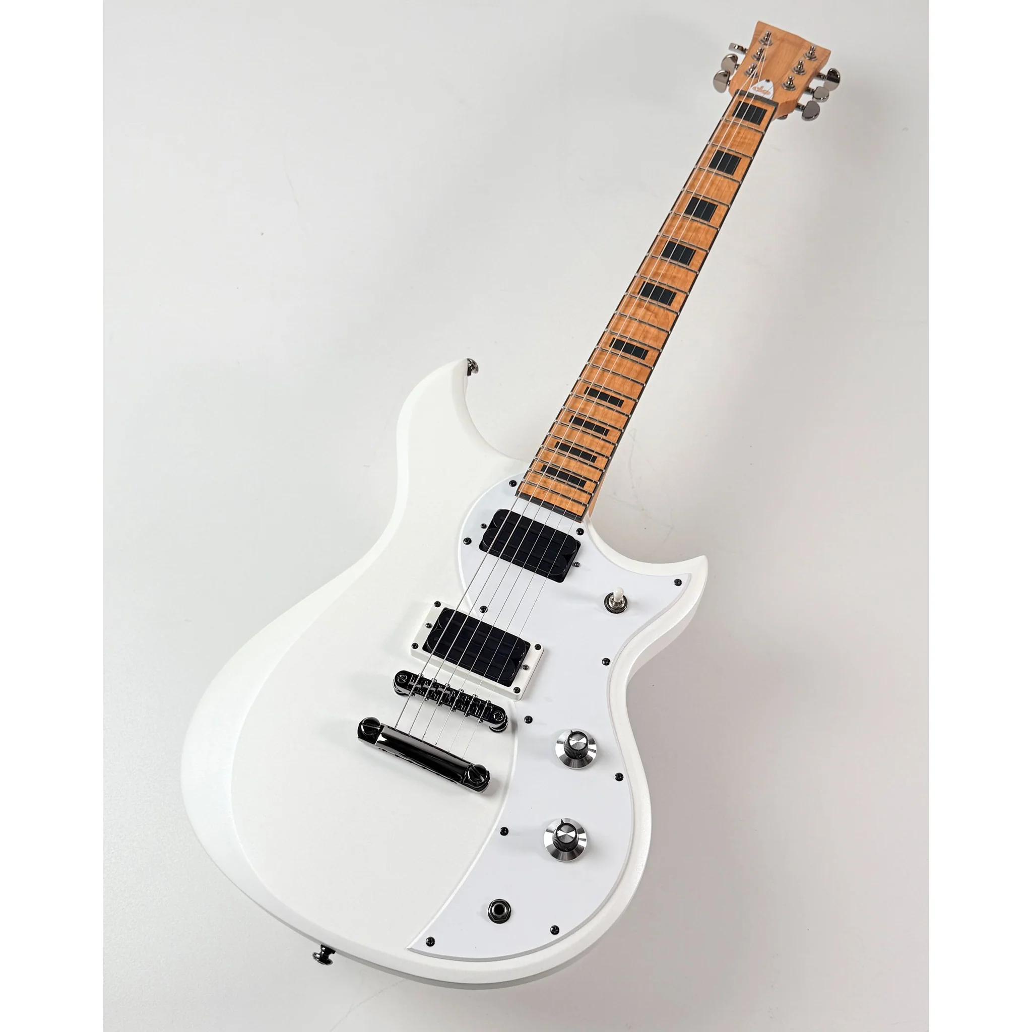 Cyclops DE - Matte Pearl White Flame Neck