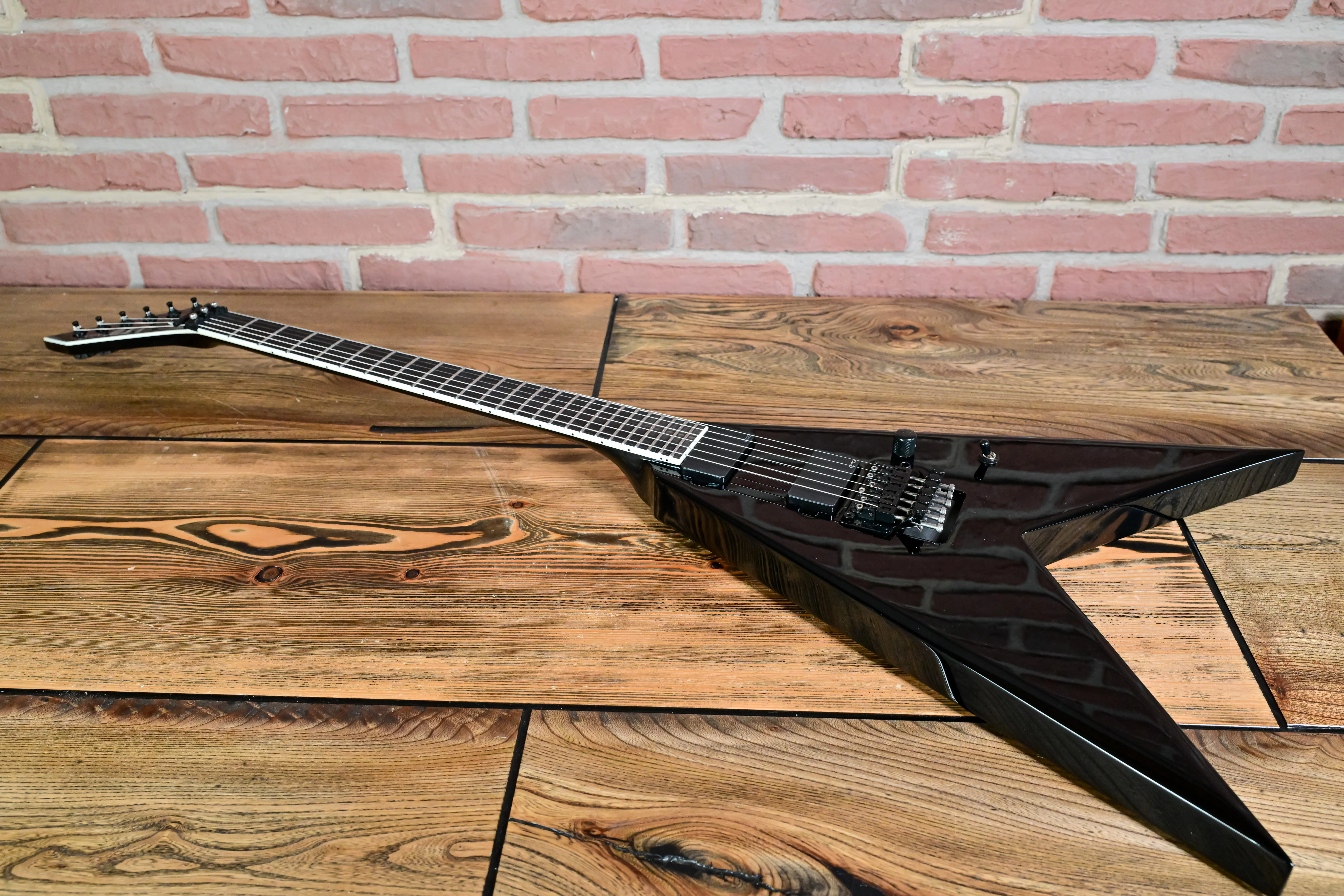 NV-1000 Black Deluxe Series E-Gitarre
