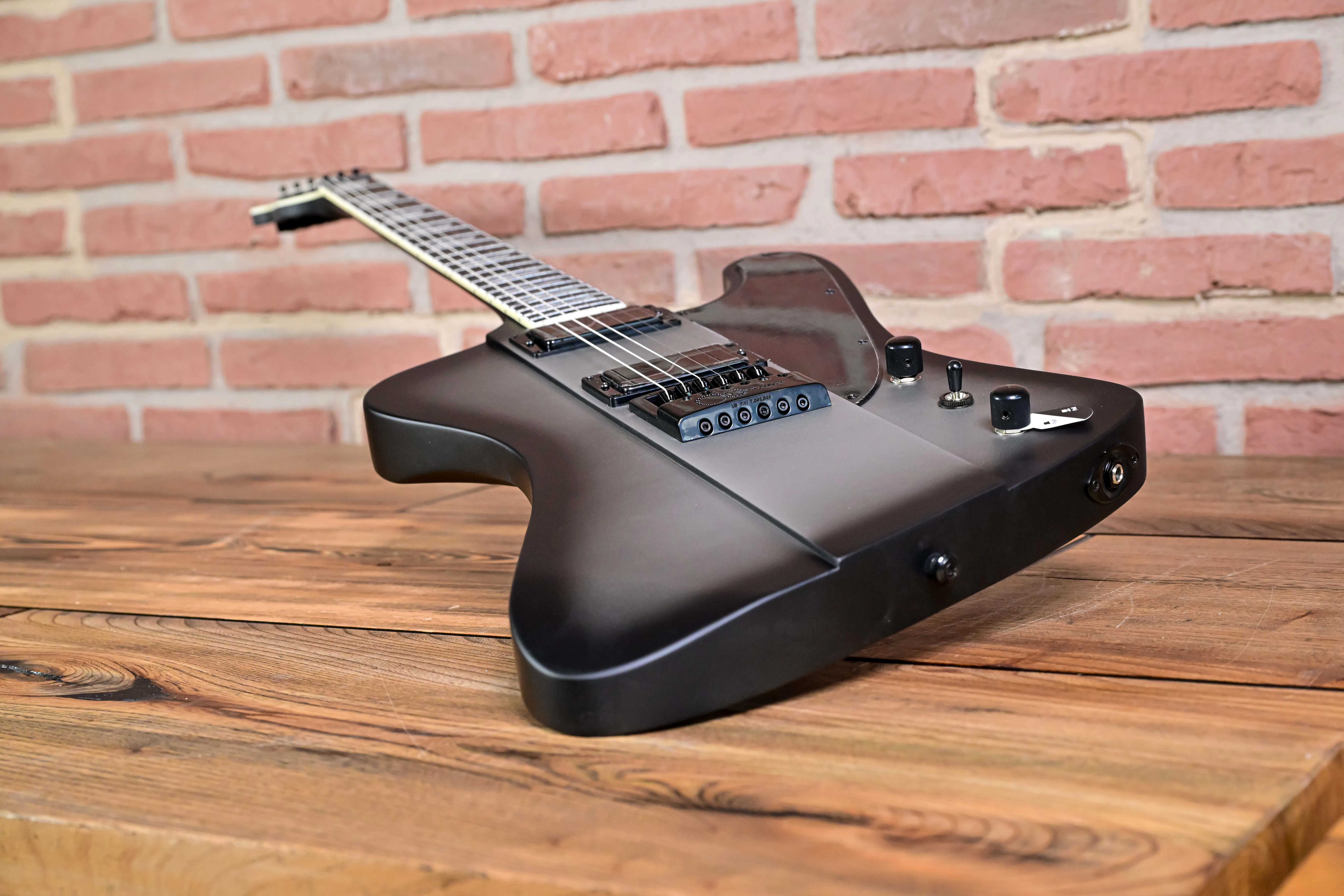 Phoenix-1000 Evertune Silver Sunburst Satin E-Gitarre