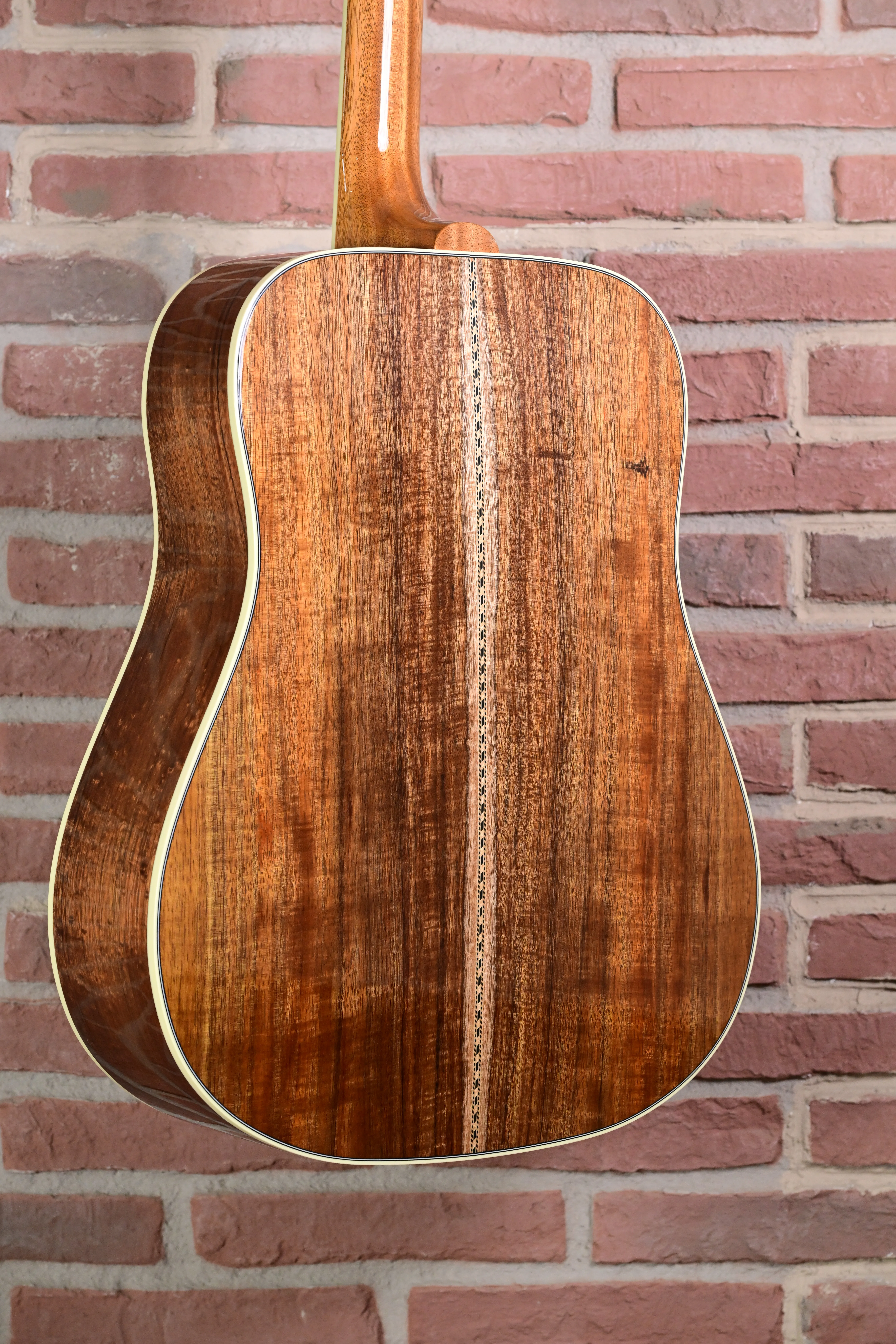 Hummingbird Elegant Koa Honeyburst M2M Custom Shop