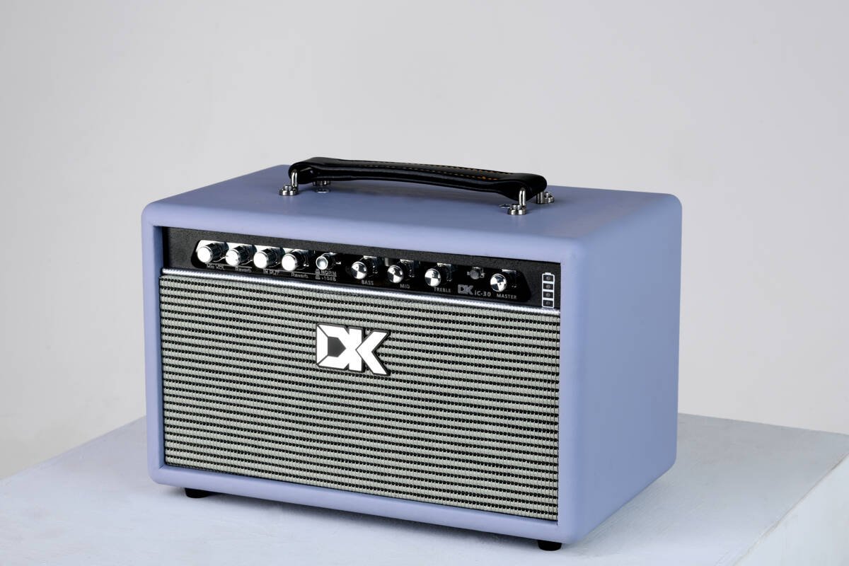 iC-30 Acoustic Guitar Amplifier