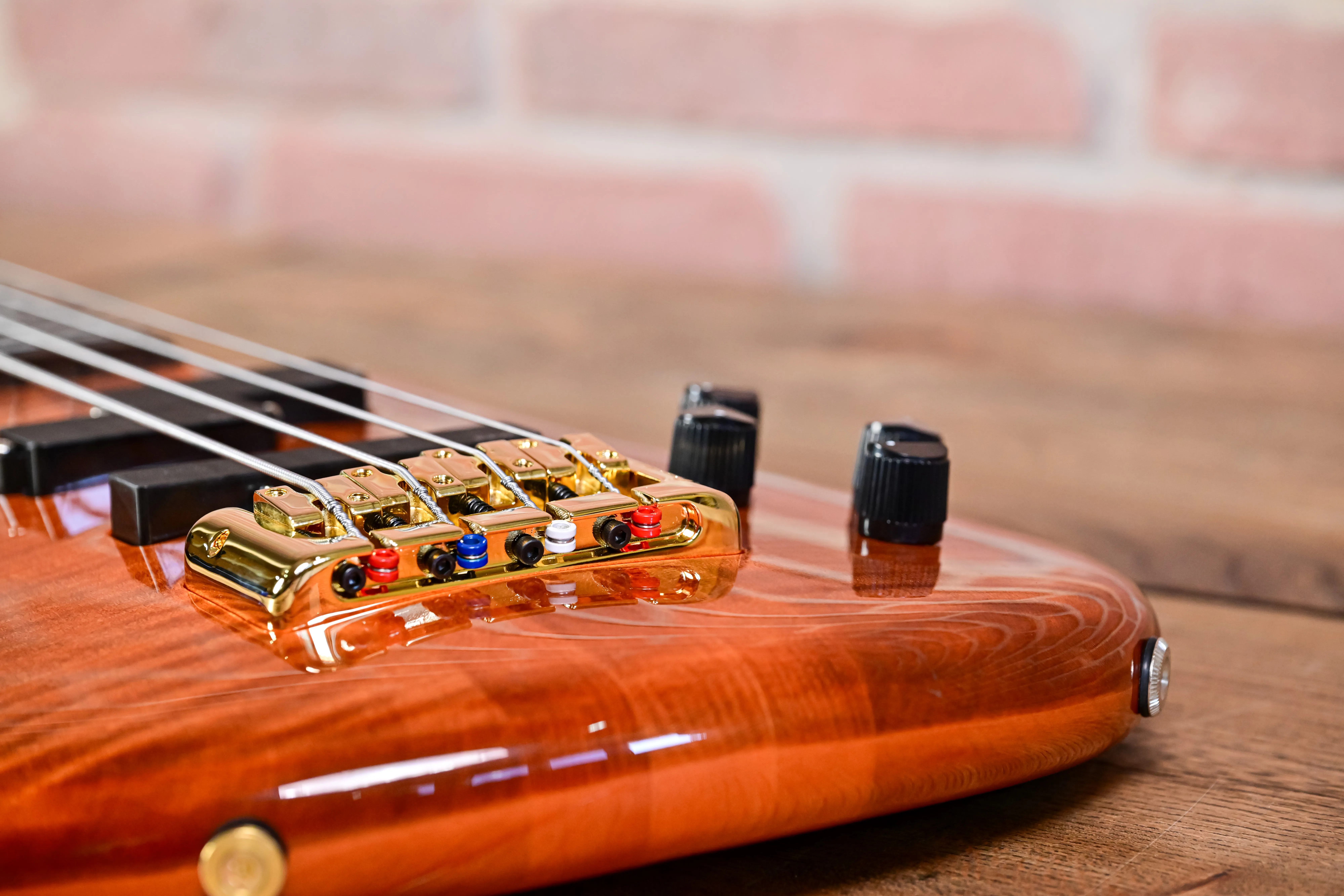 Euro Artist Bass Doug Wimbish Amber Gloss