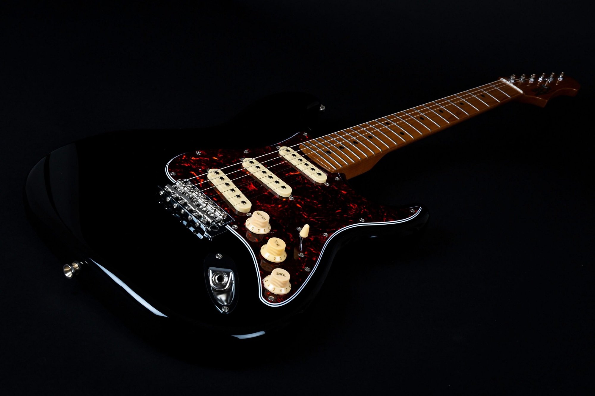 JS-300 Black