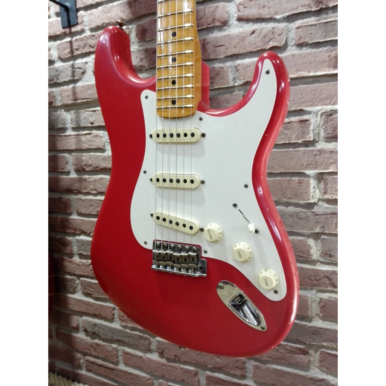 '57 Stratocaster Journeyman, Maple, Fiesta Red