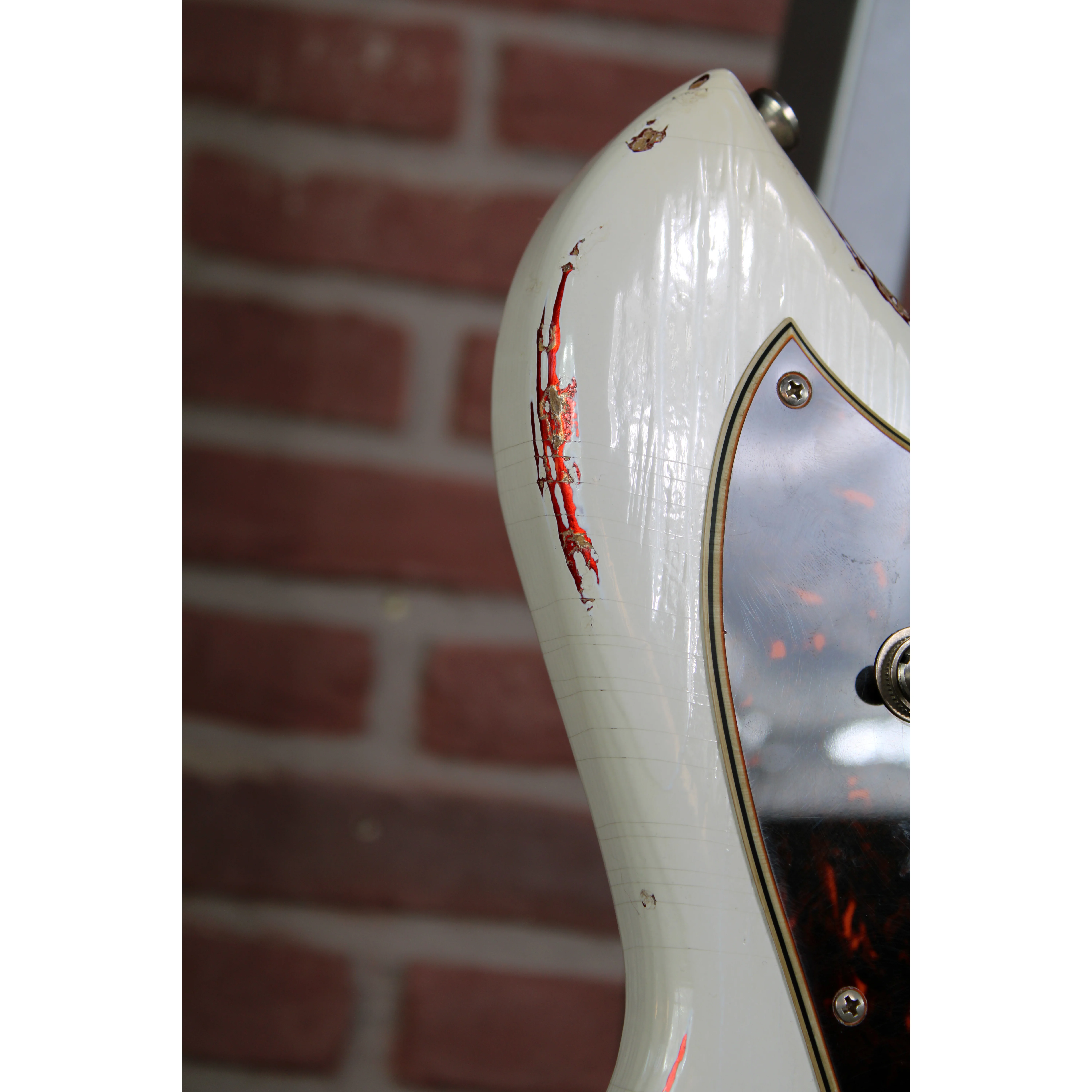 Serus J Olympic White over Candy Apple Red