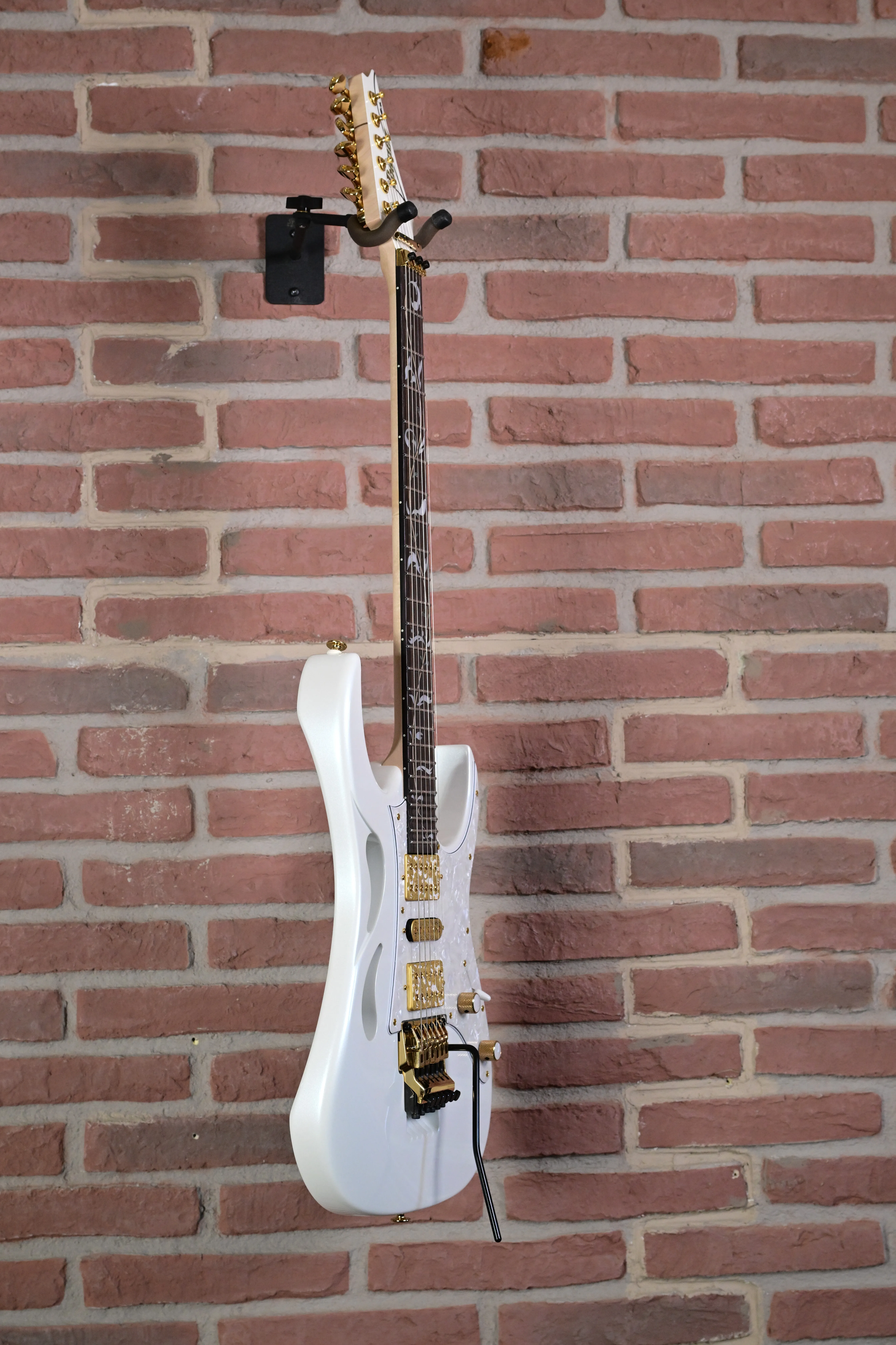 PIA3761-SLW Steve Vai Signature E-Gitarre Stallion White
