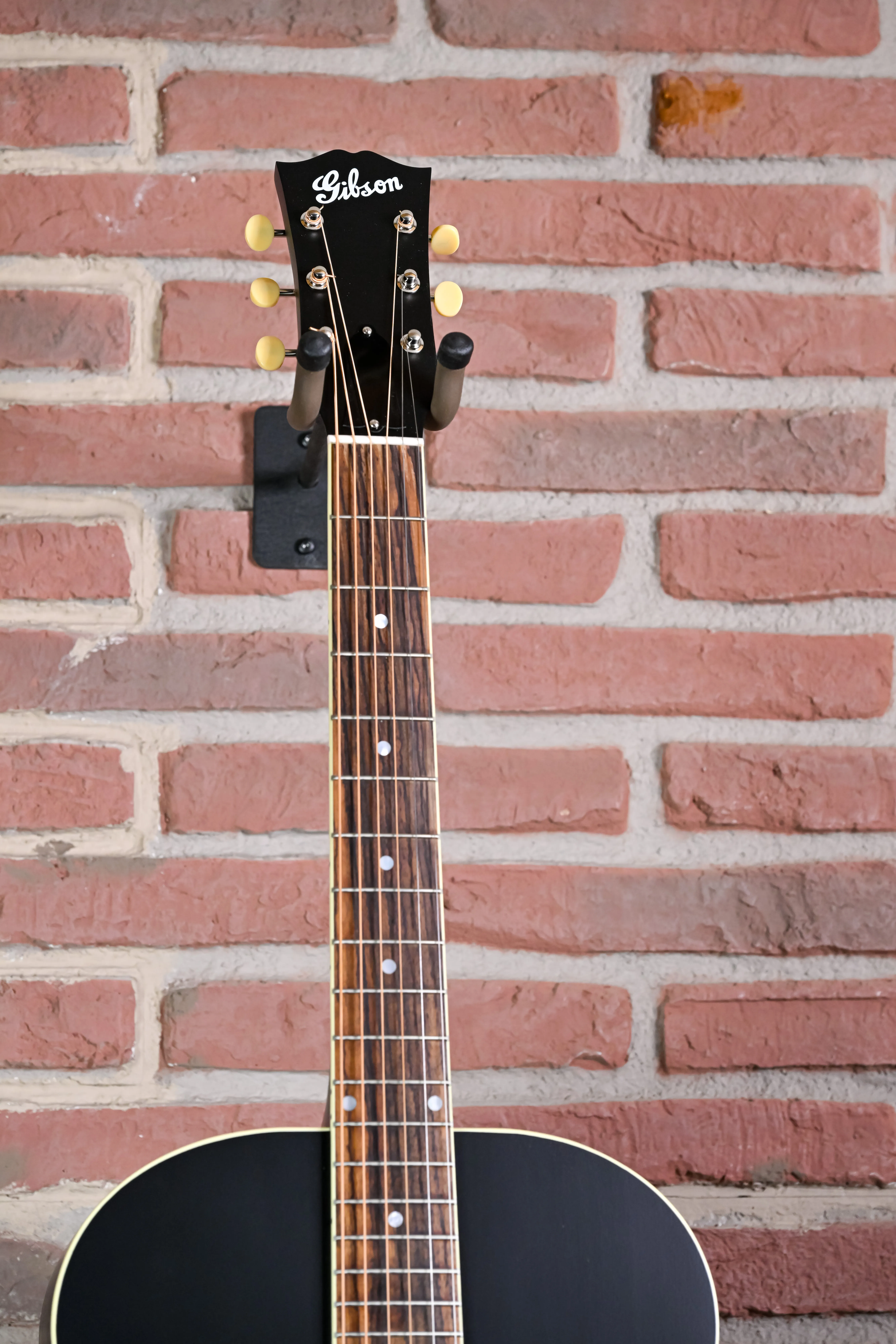J-185 Century 12-Fret Ebony Jumbo Westerngitarre