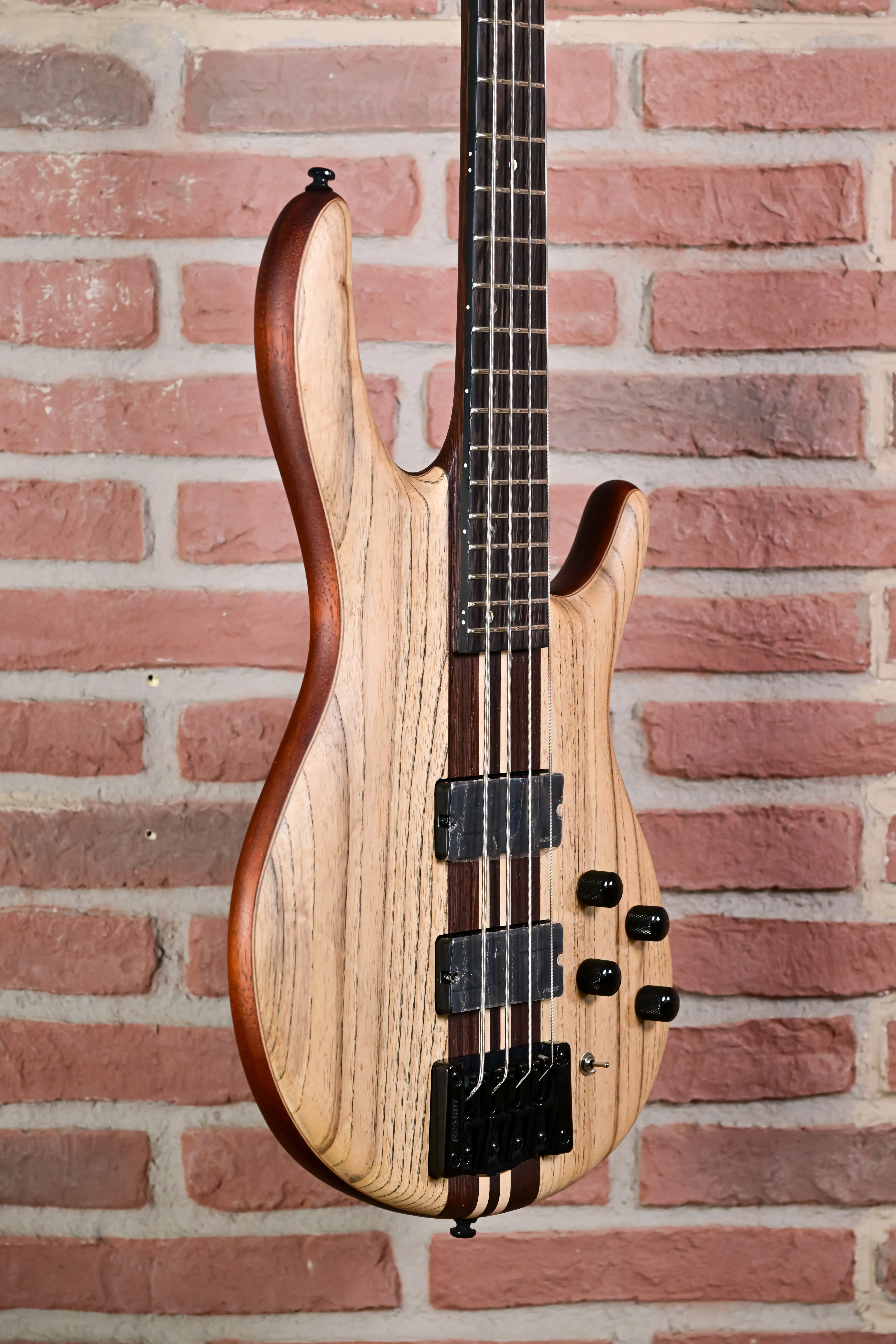 A4 Ultra Ash Bass Etched Natural Black