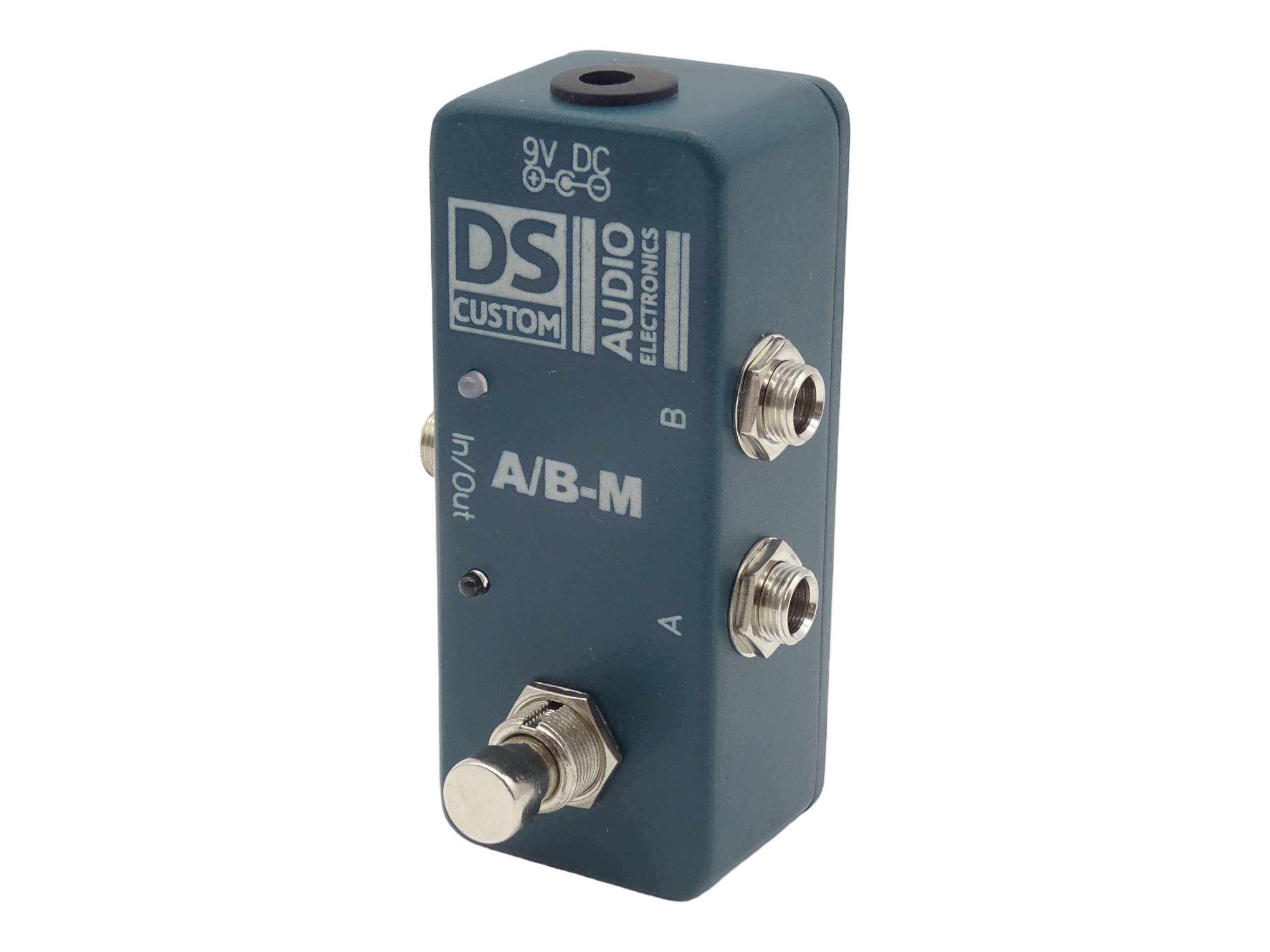 A/B-M Switch