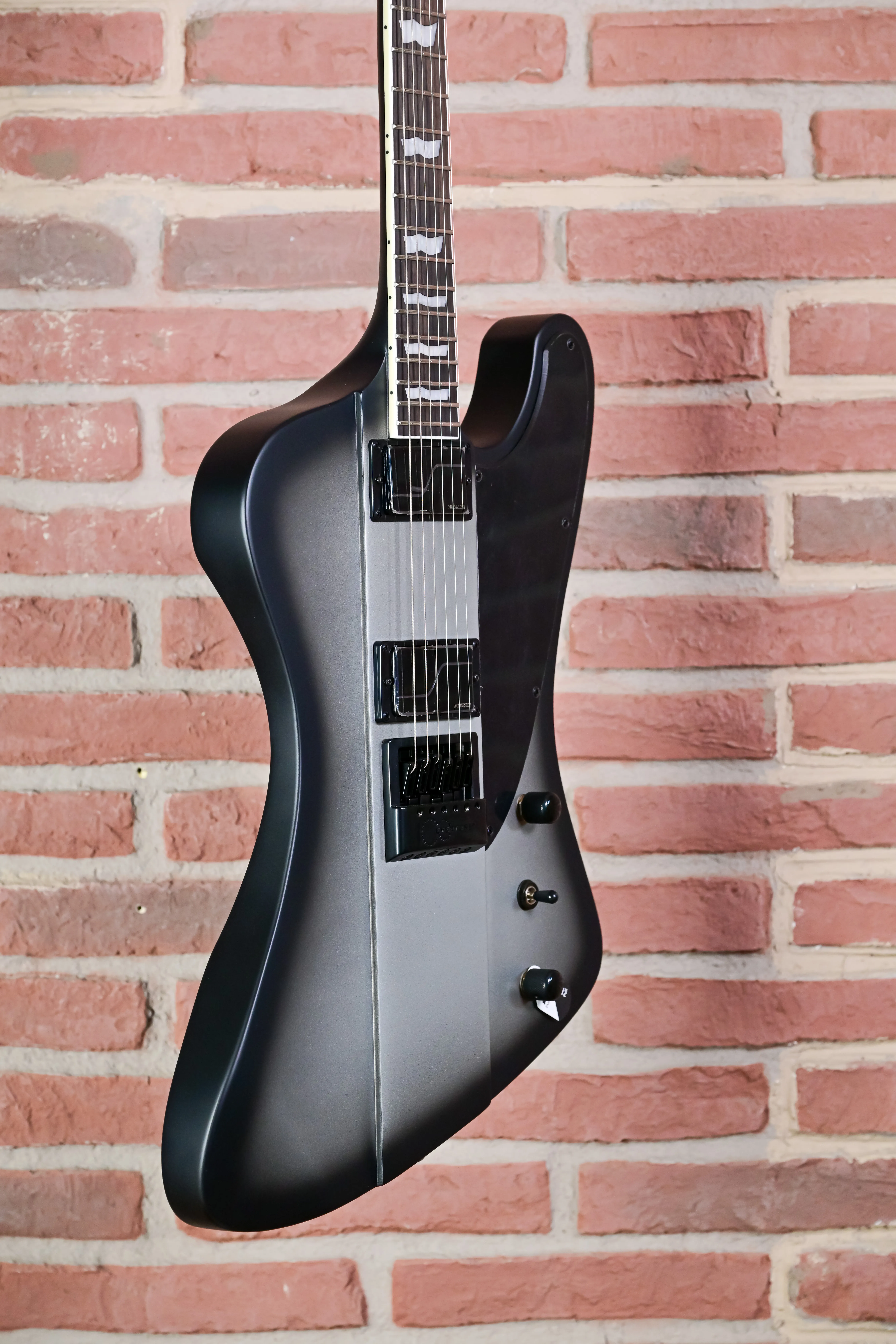 Phoenix-1000 Evertune Silver Sunburst Satin E-Gitarre