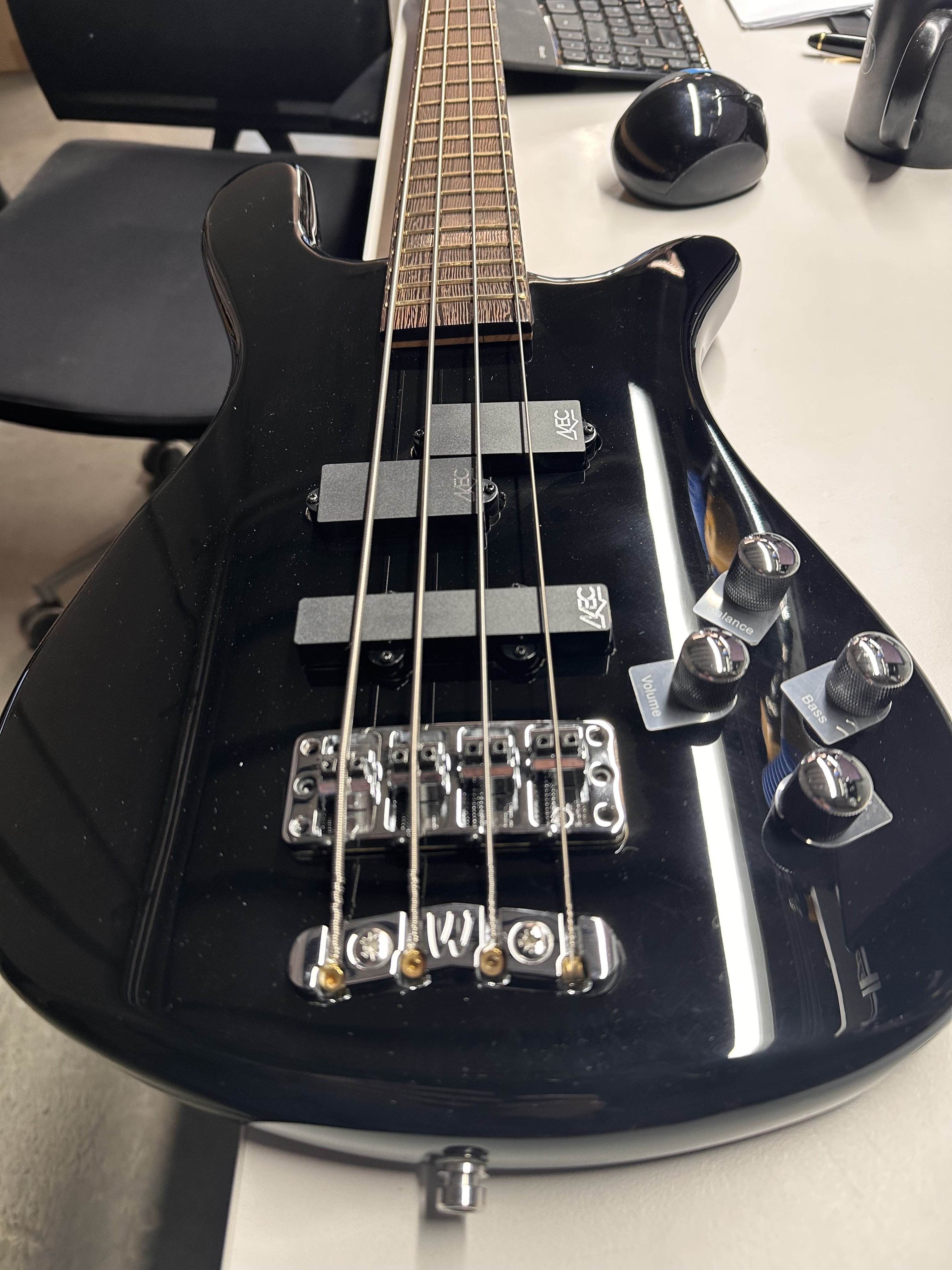 RockBass Streamer LX 4-String - Solid Black High Polish (B-Stock)