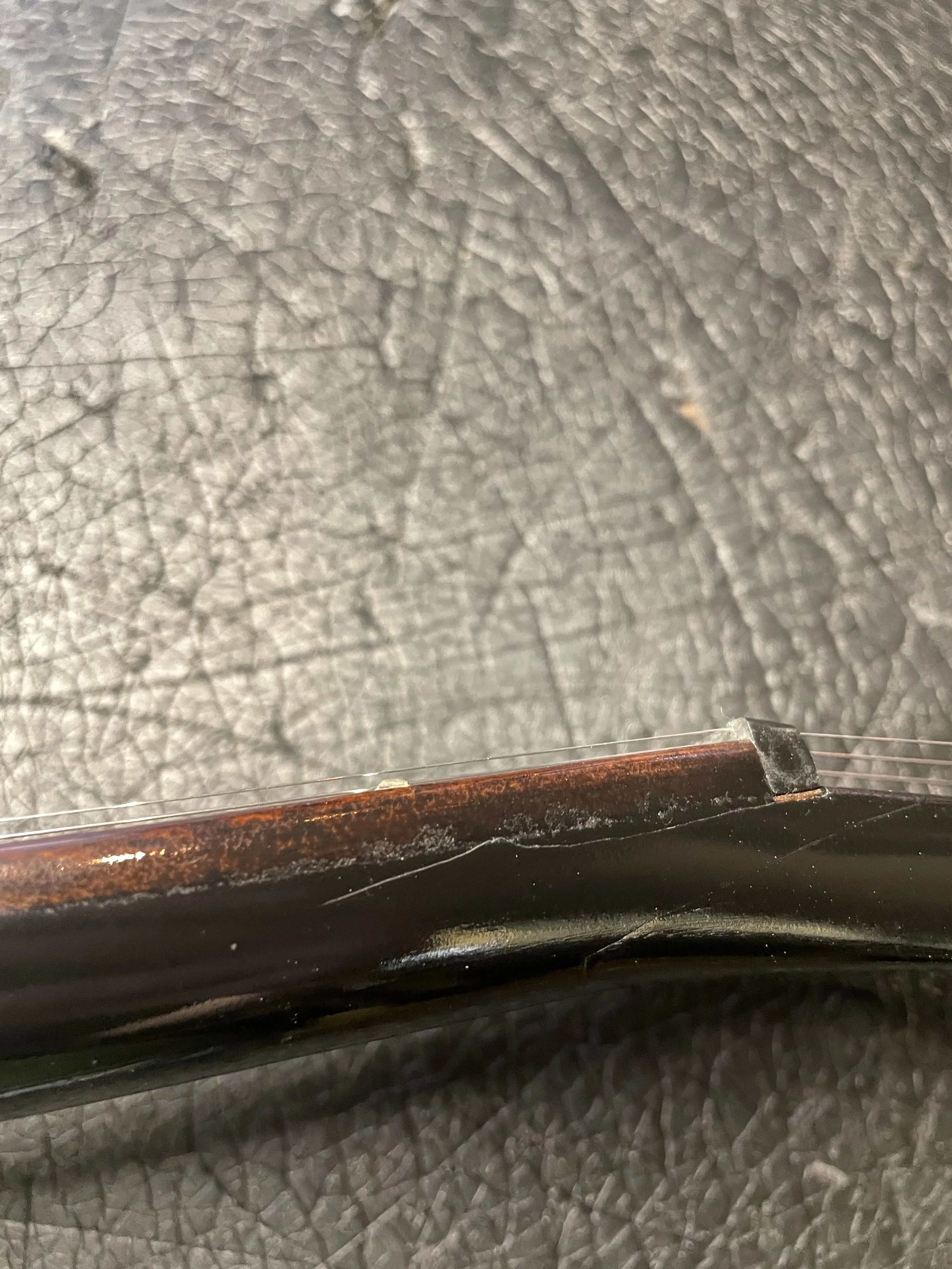 Explorer Ebony -(B-Stock)
