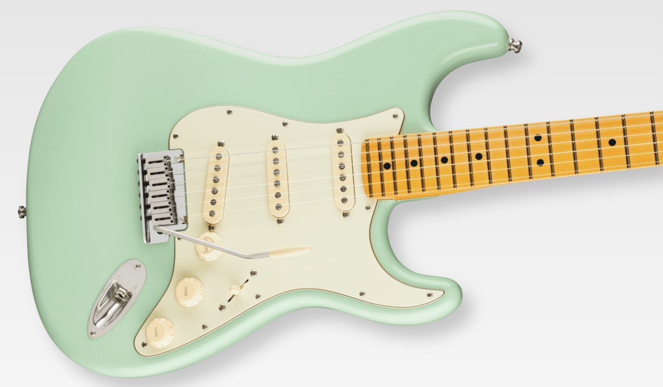 Ultra Luxe Vintage 60s Stratocaster  Maple Fingerboard Surf Green