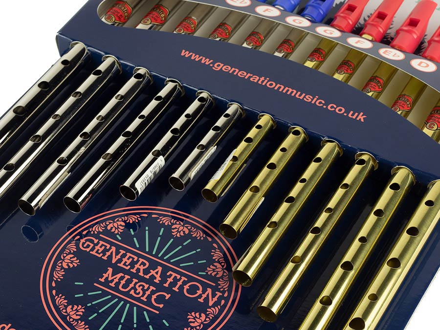 Tin Whistle Display mit 12 Tin Whistles (6 x Nickel, 6 x Messing)