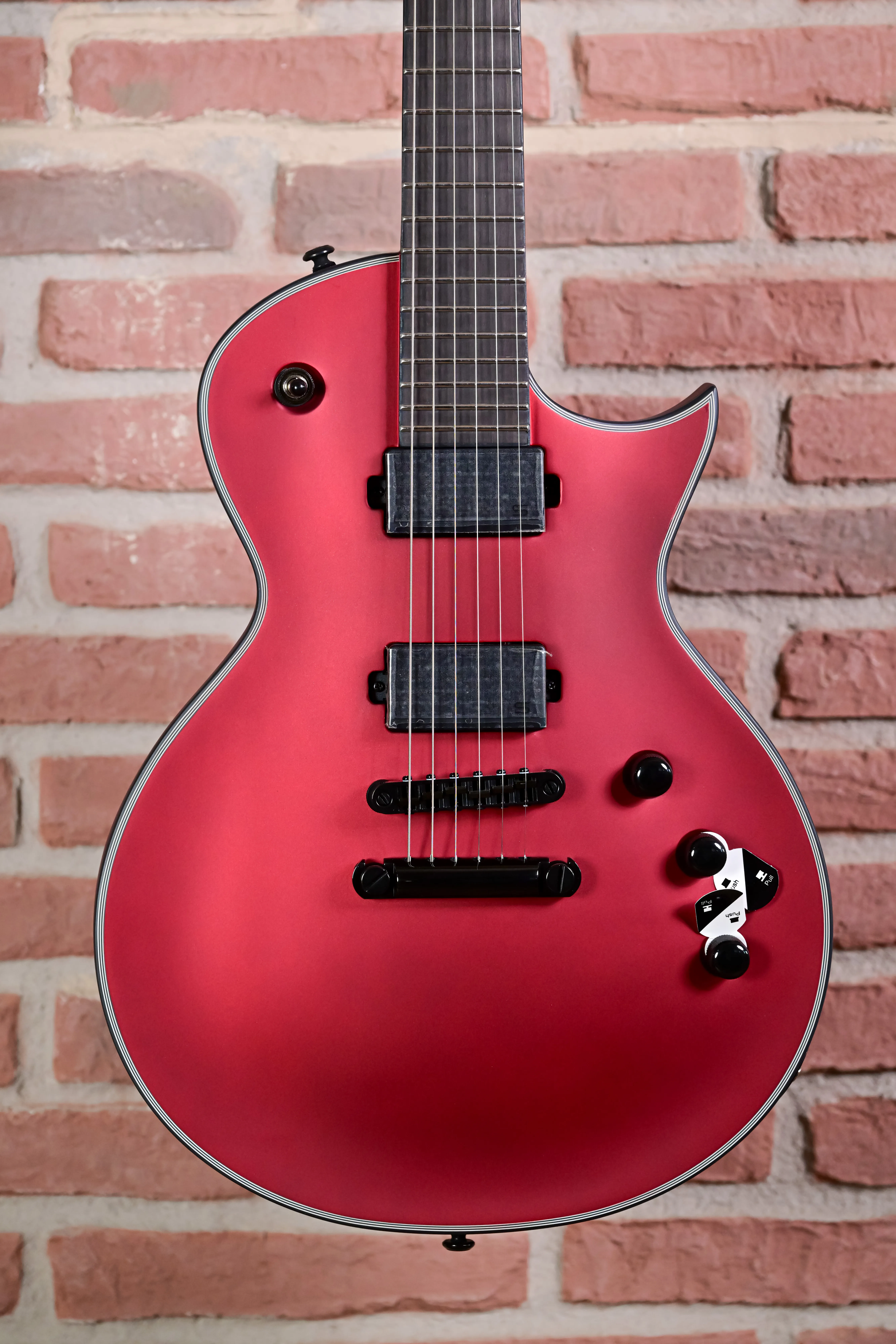EC-1000 Candy Apple Red Satin E-Gitarre
