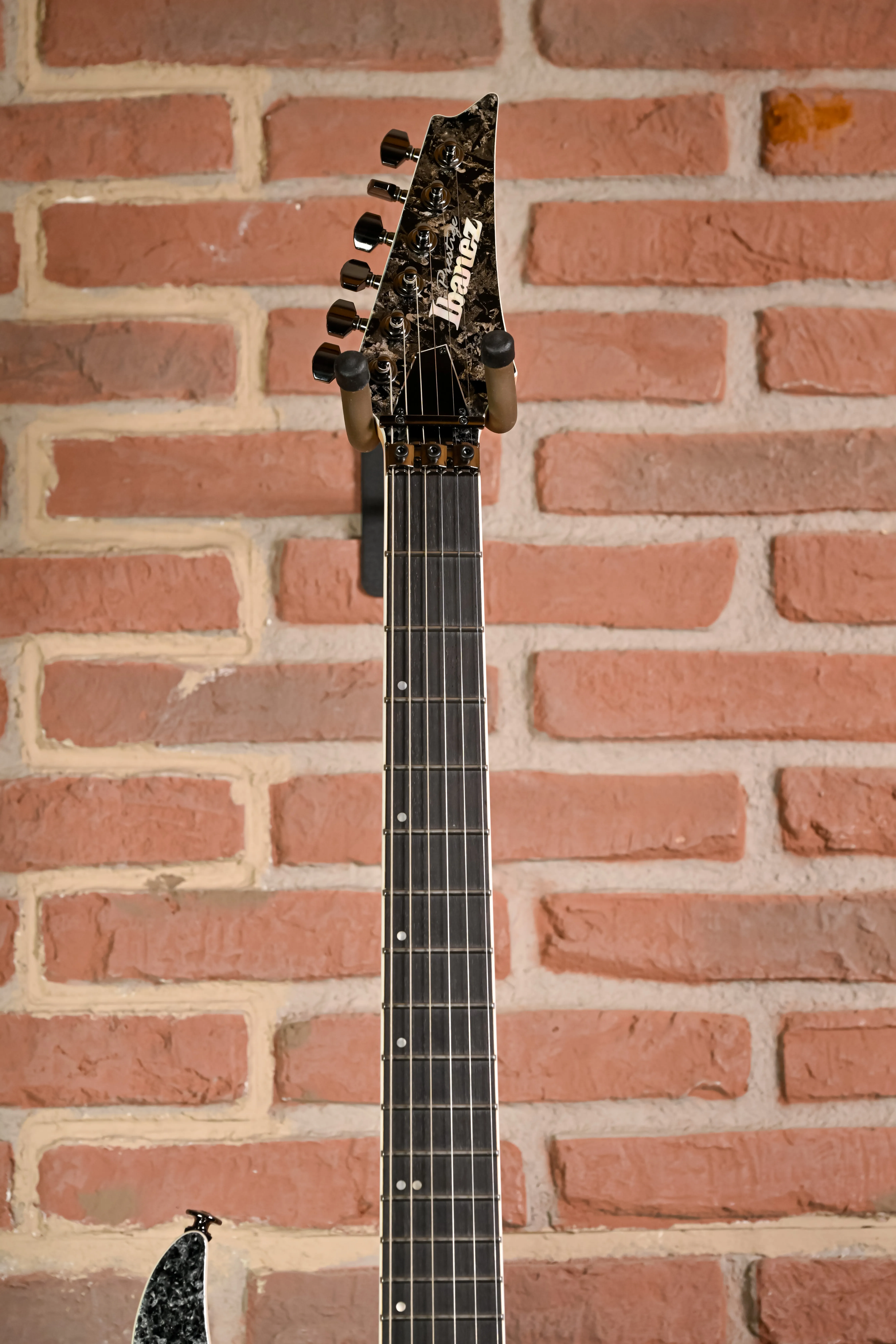 Ibanez RG5320R-CSW Prestige Nahaufnahme Saiten