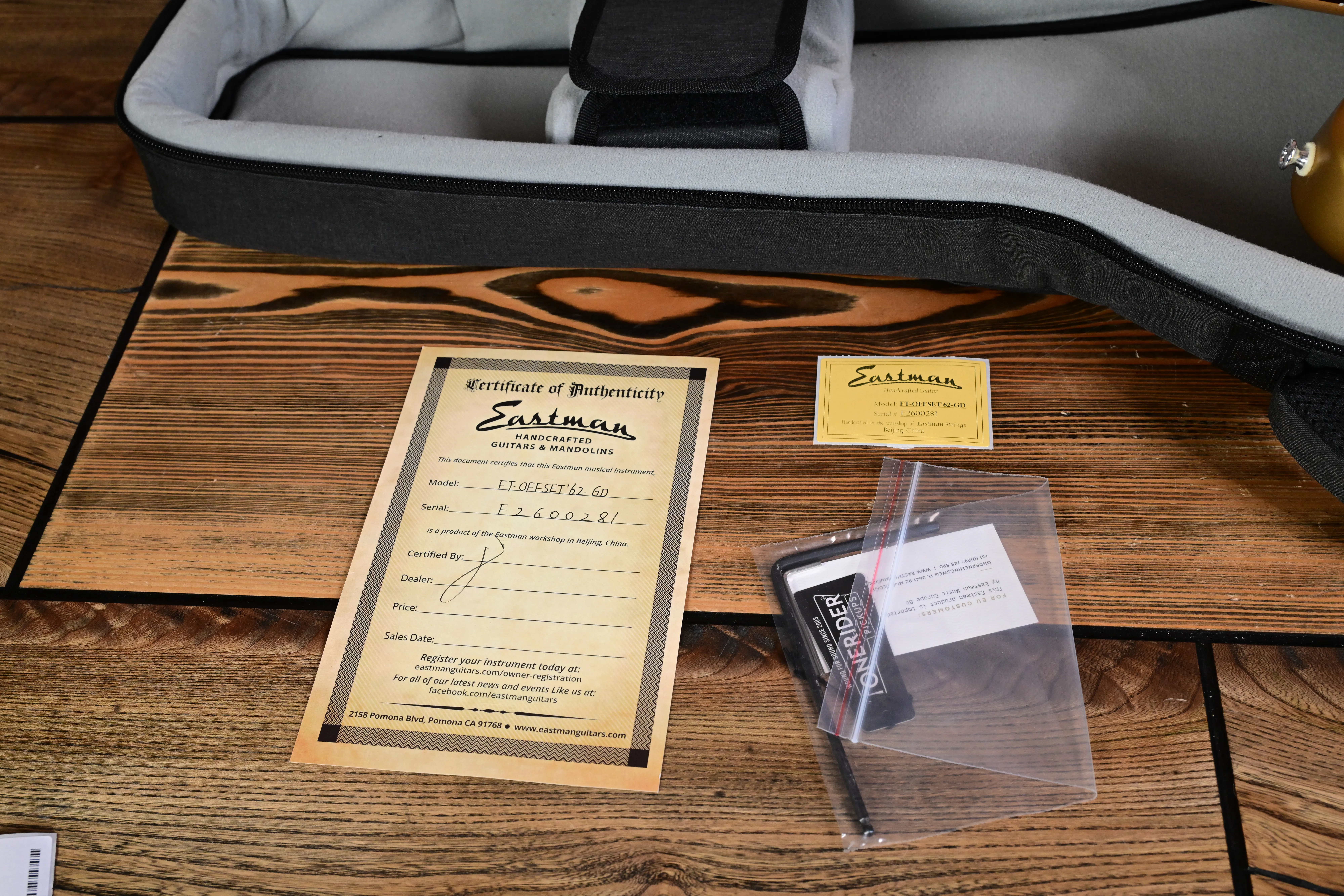 Fullertone Offset 62 Gold E-Gitarre