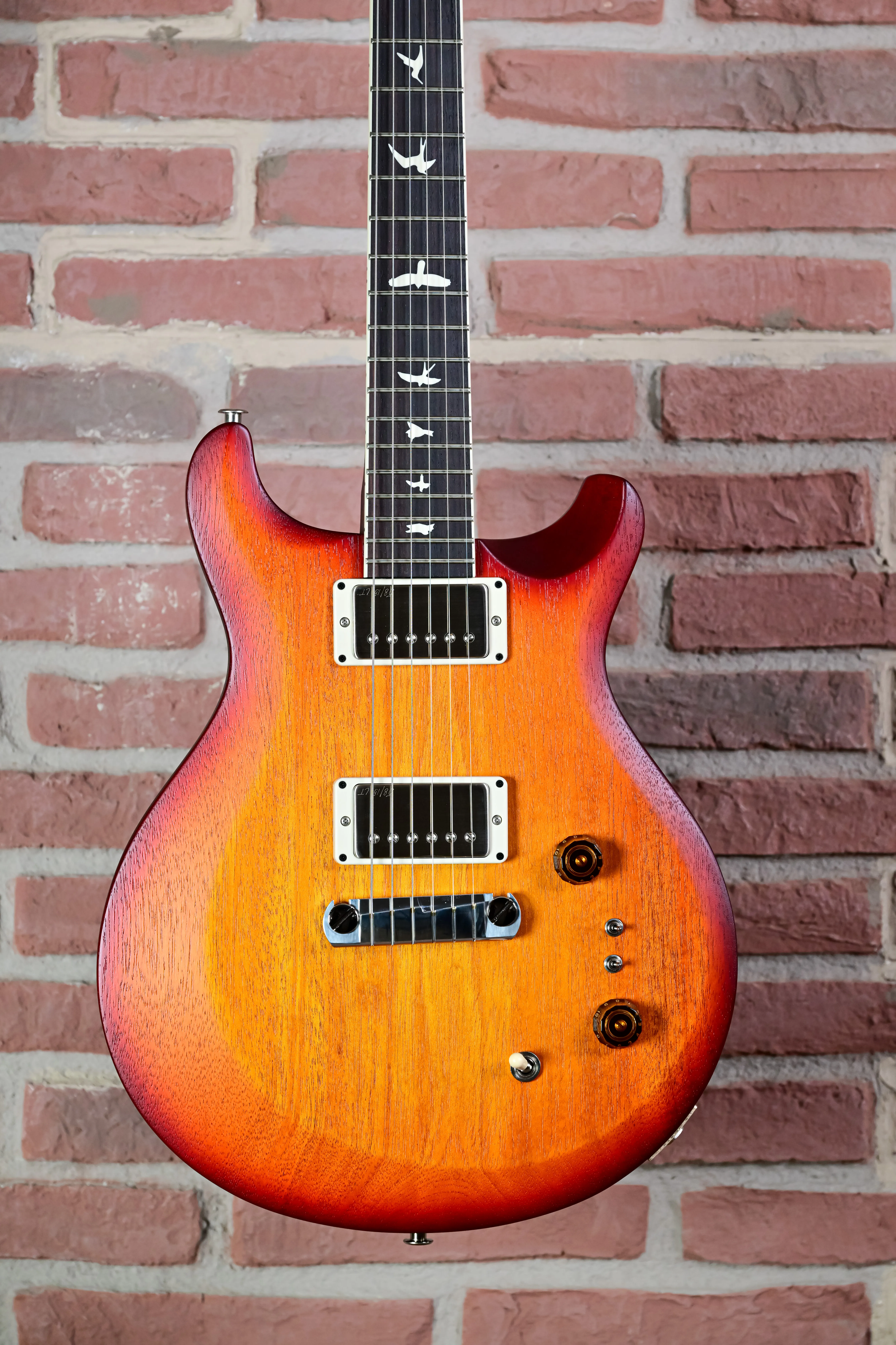 S2 Mira 594 Satin Dark Cherry Sunburst