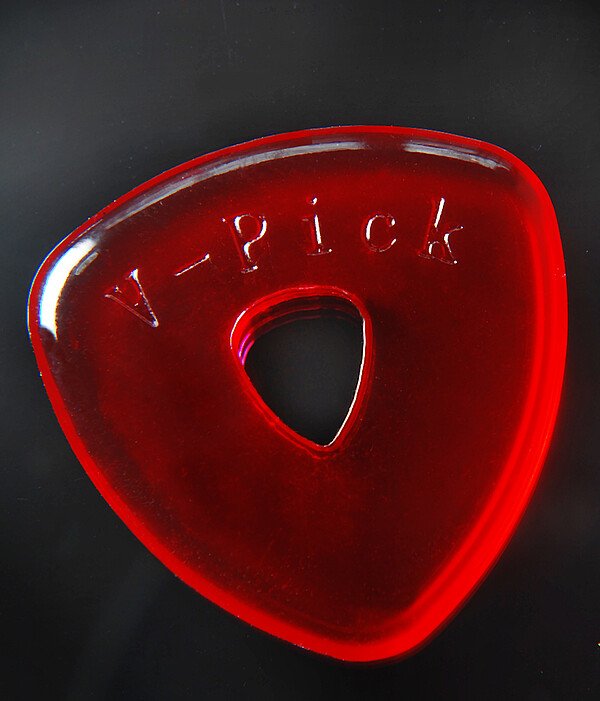 Hole in one Pick, ruby red        
