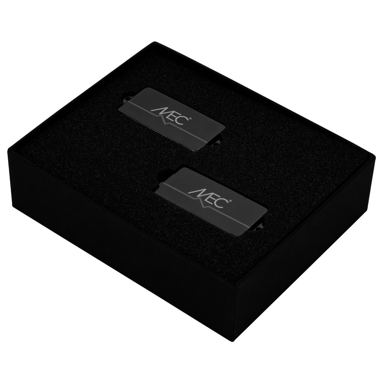 Active P-Style Bass Pickup, Metal Cover, 4-String - Black Chrome