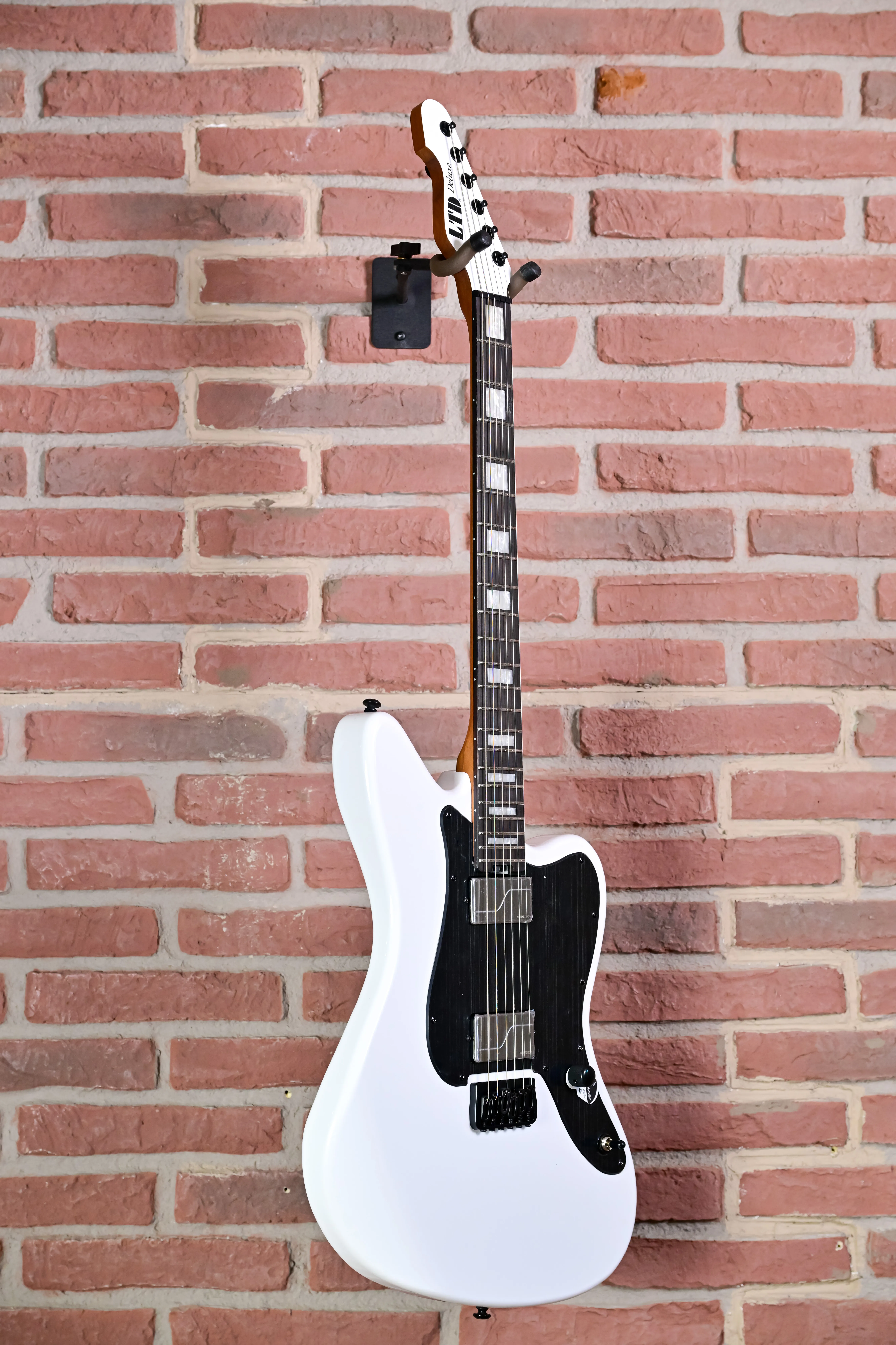 XJ-2 HT Snow White Duncan E-Gitarre