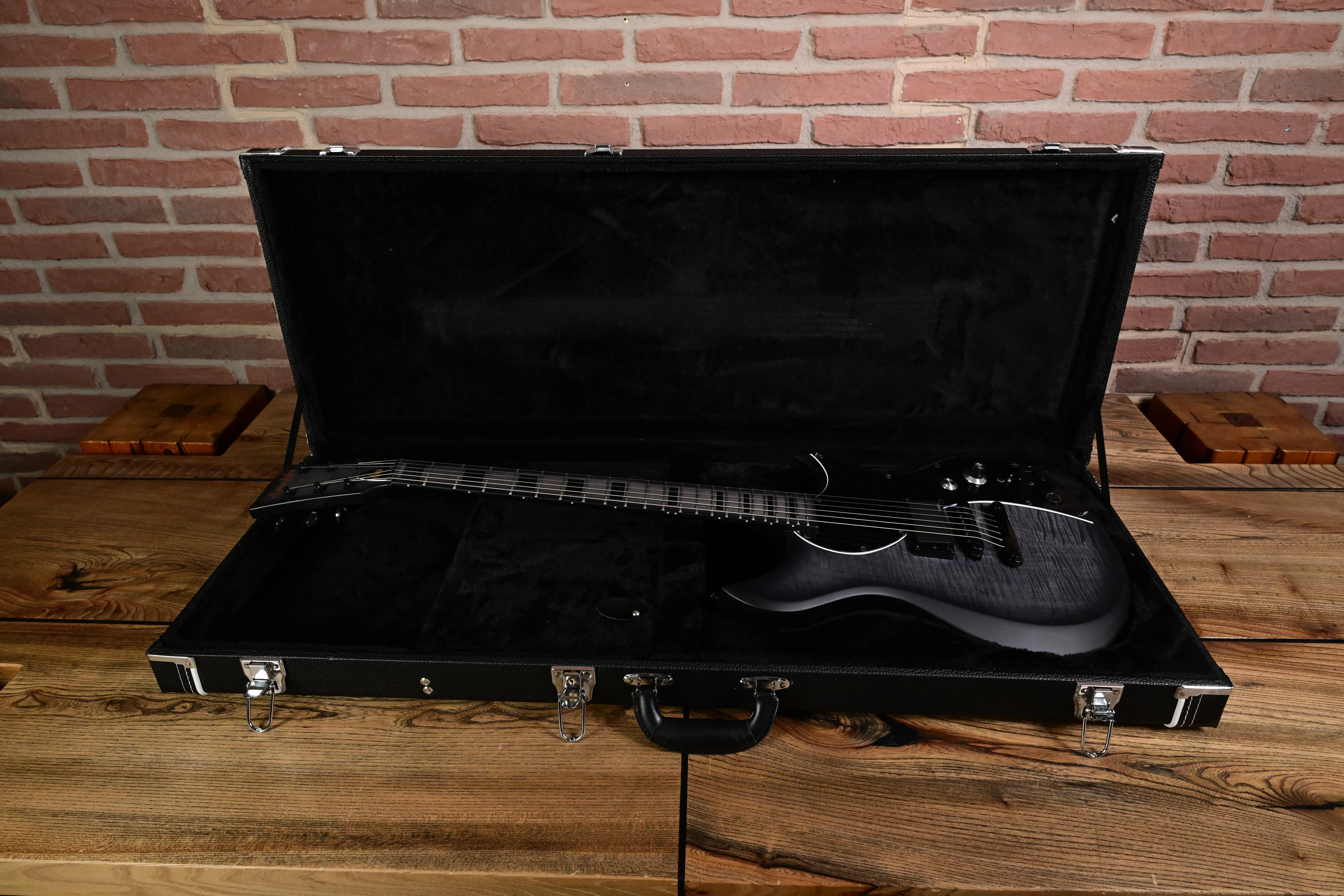 Cyclops DE – Will Putney Signature Flame Top Charcoal Burst