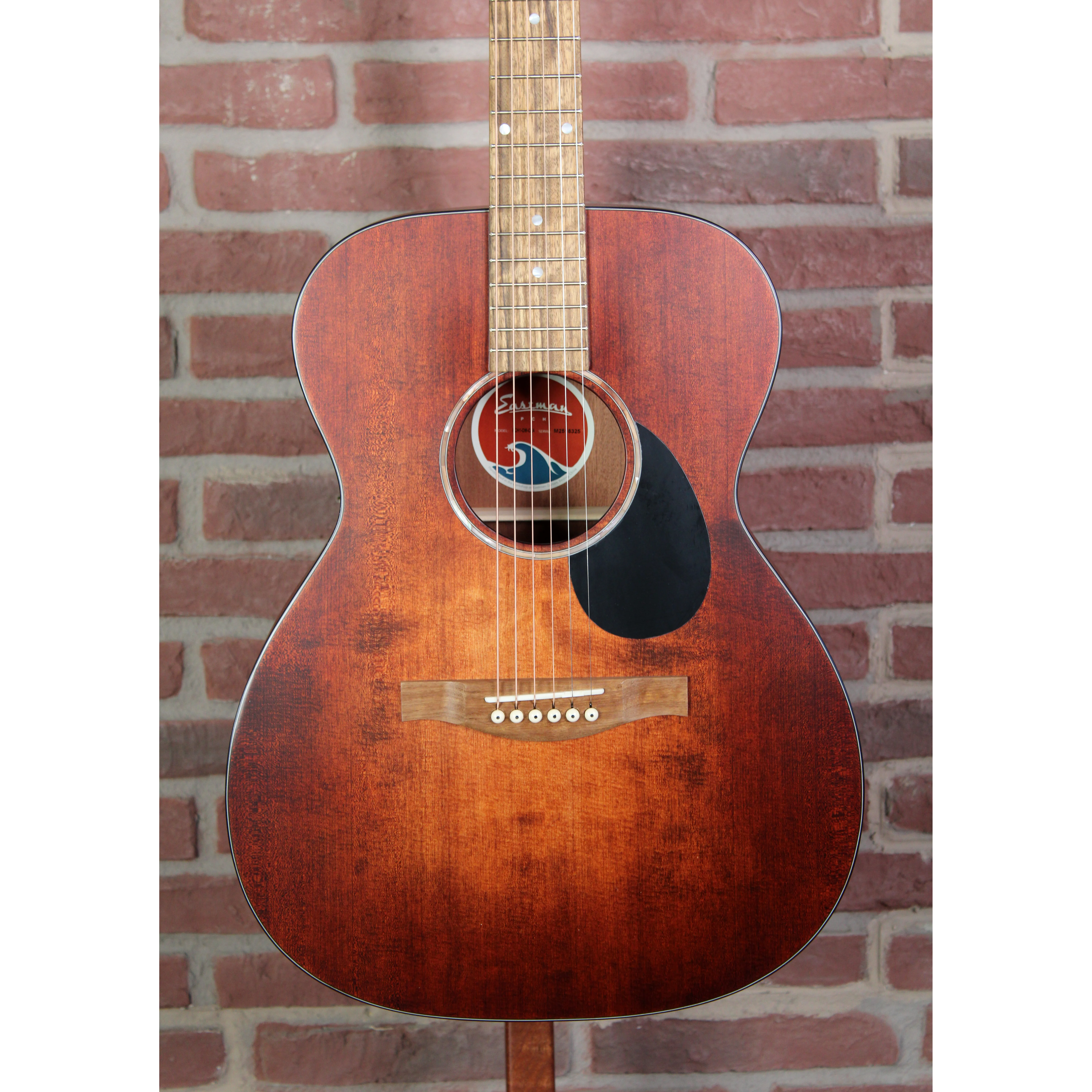 Eastman PCH1-OM-CLA Westerngitarre Abalone Rosette Nahaufnahme