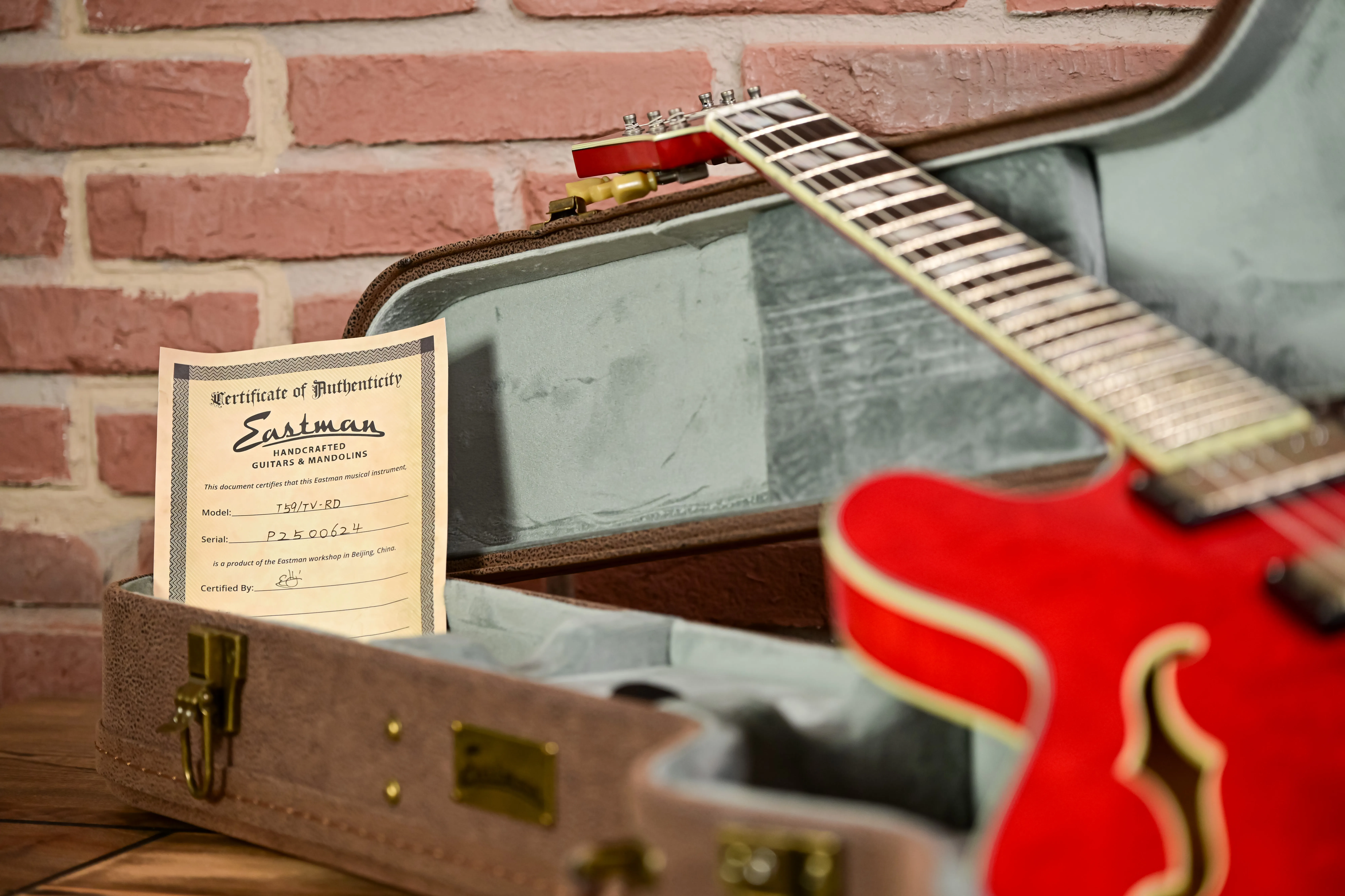 T59/TV-RD Thinline Hollowbody E-Gitarre Antique Red