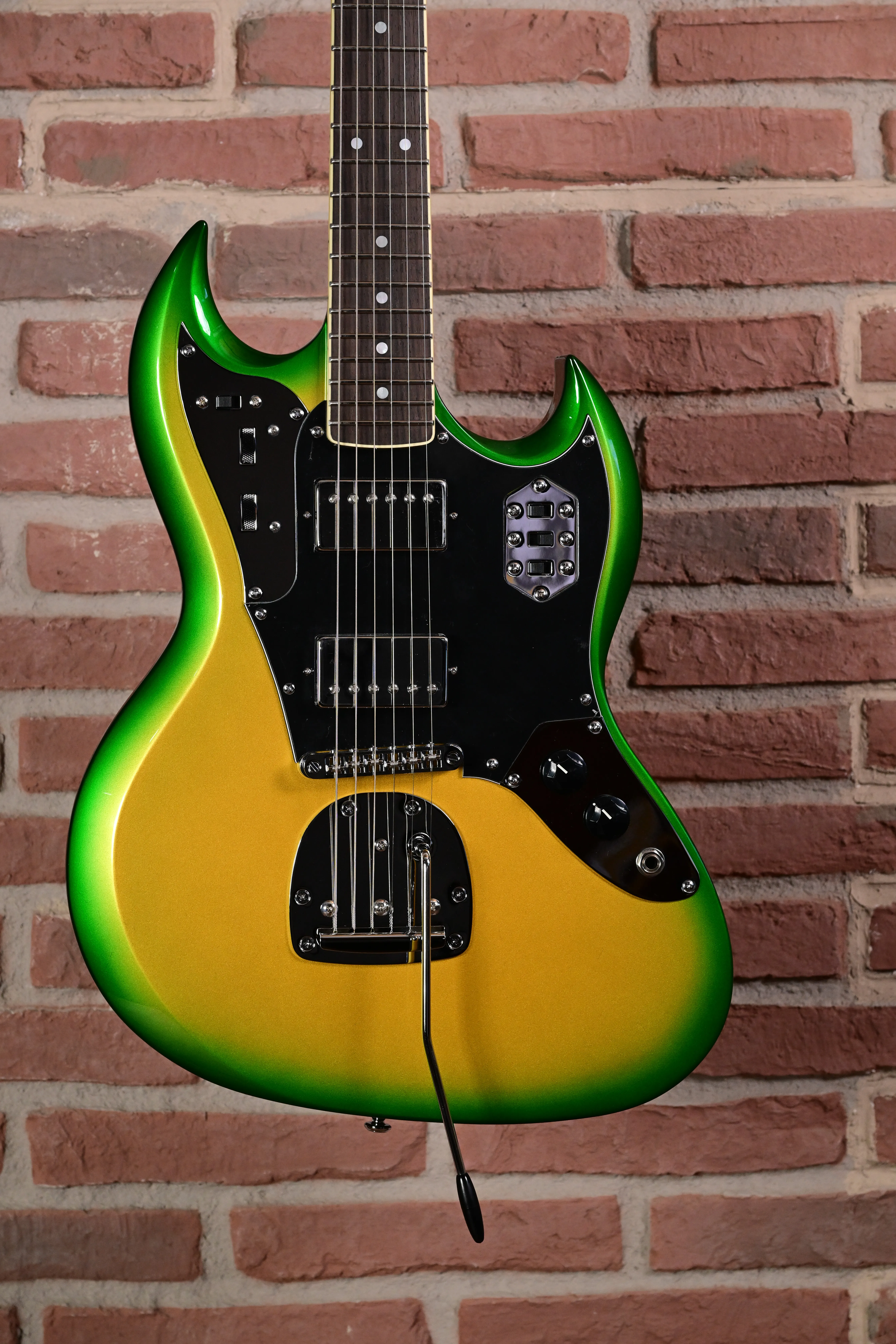 E-Gitarre, Massivholzkorpus, Grüner Farbverlauf, Doppelspul-Tonabnehmer, Tremolohebel