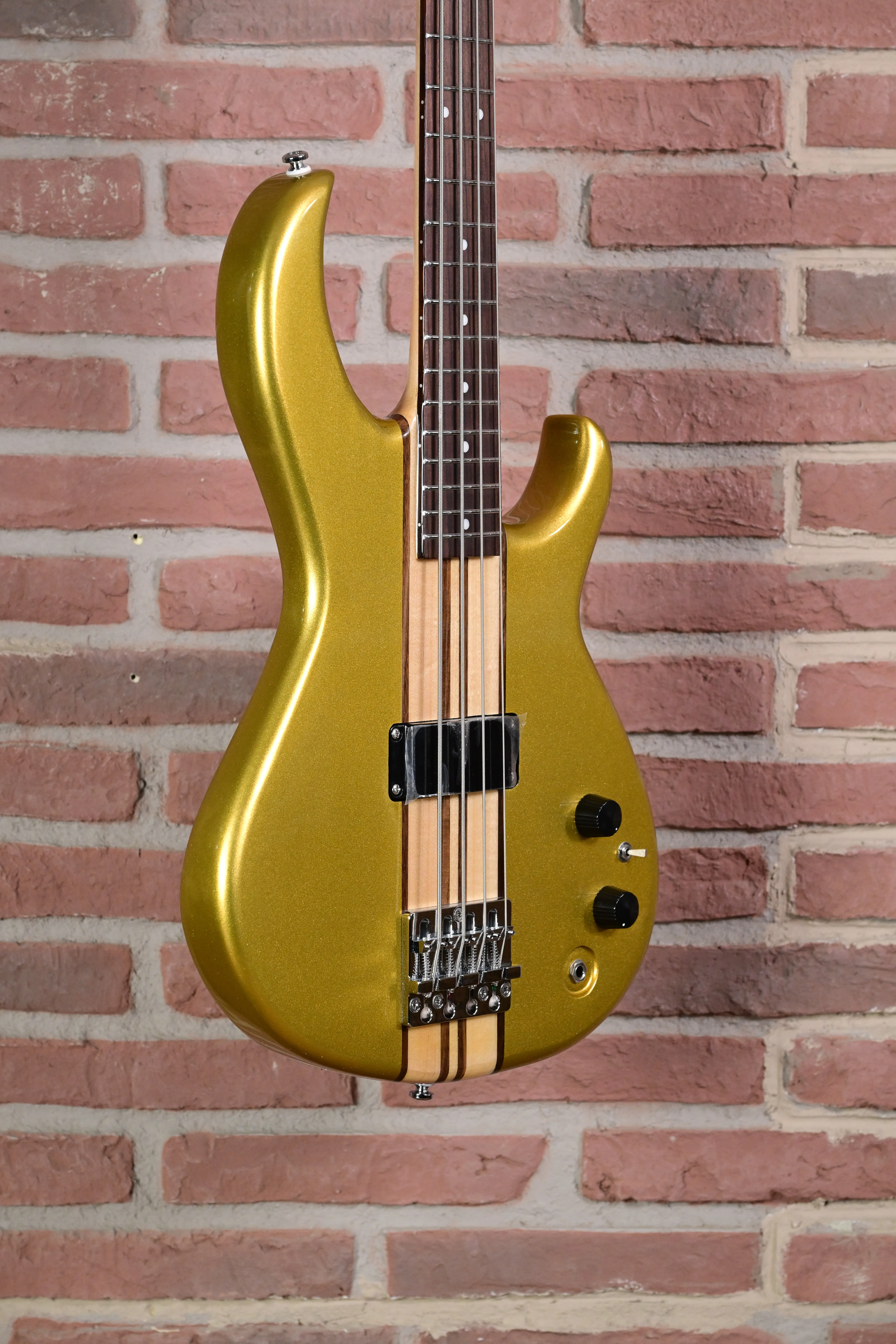 Pro II SB 700 Gold Wing Bass Gold Limited Edition