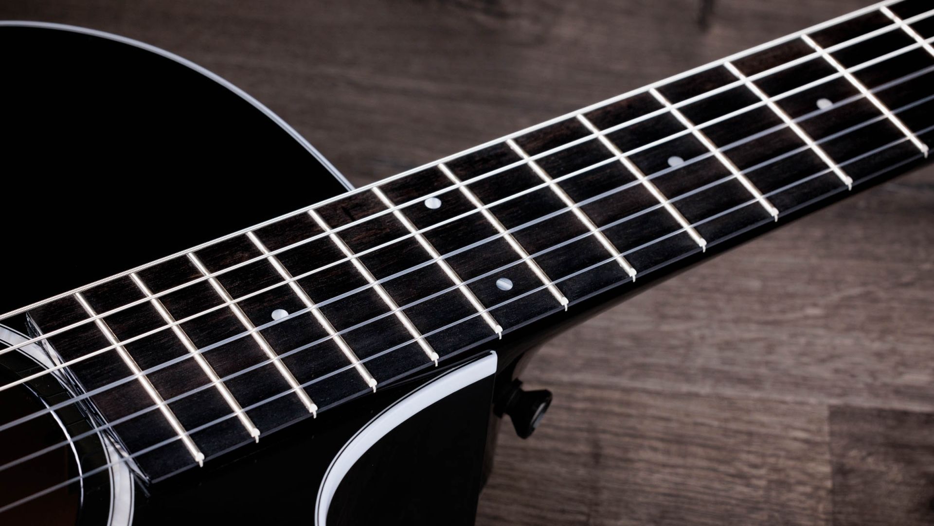 212ce-N BLK Plus LTD (Versandrückläufer)