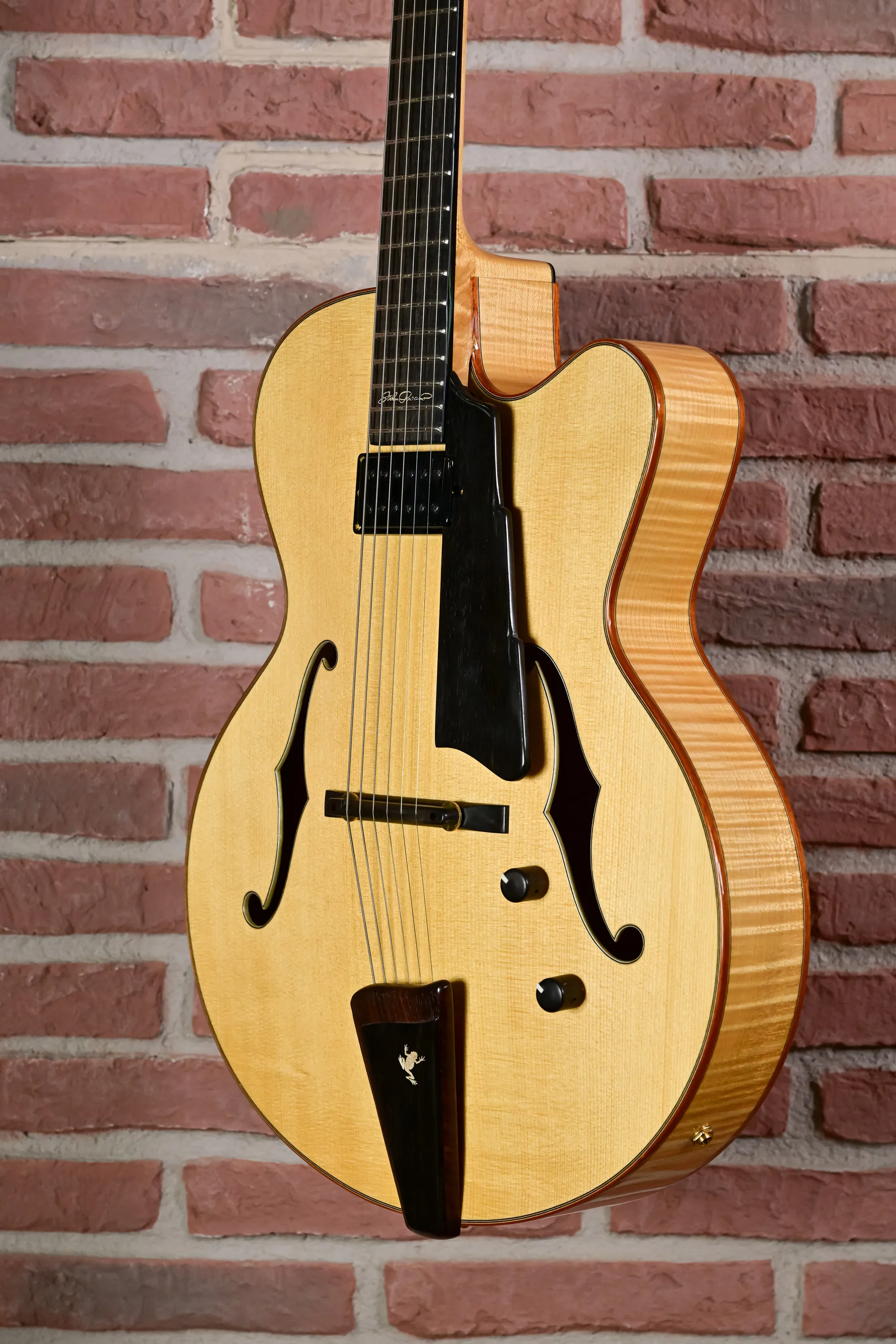 AR880CE-BD Archtop-Gitarre