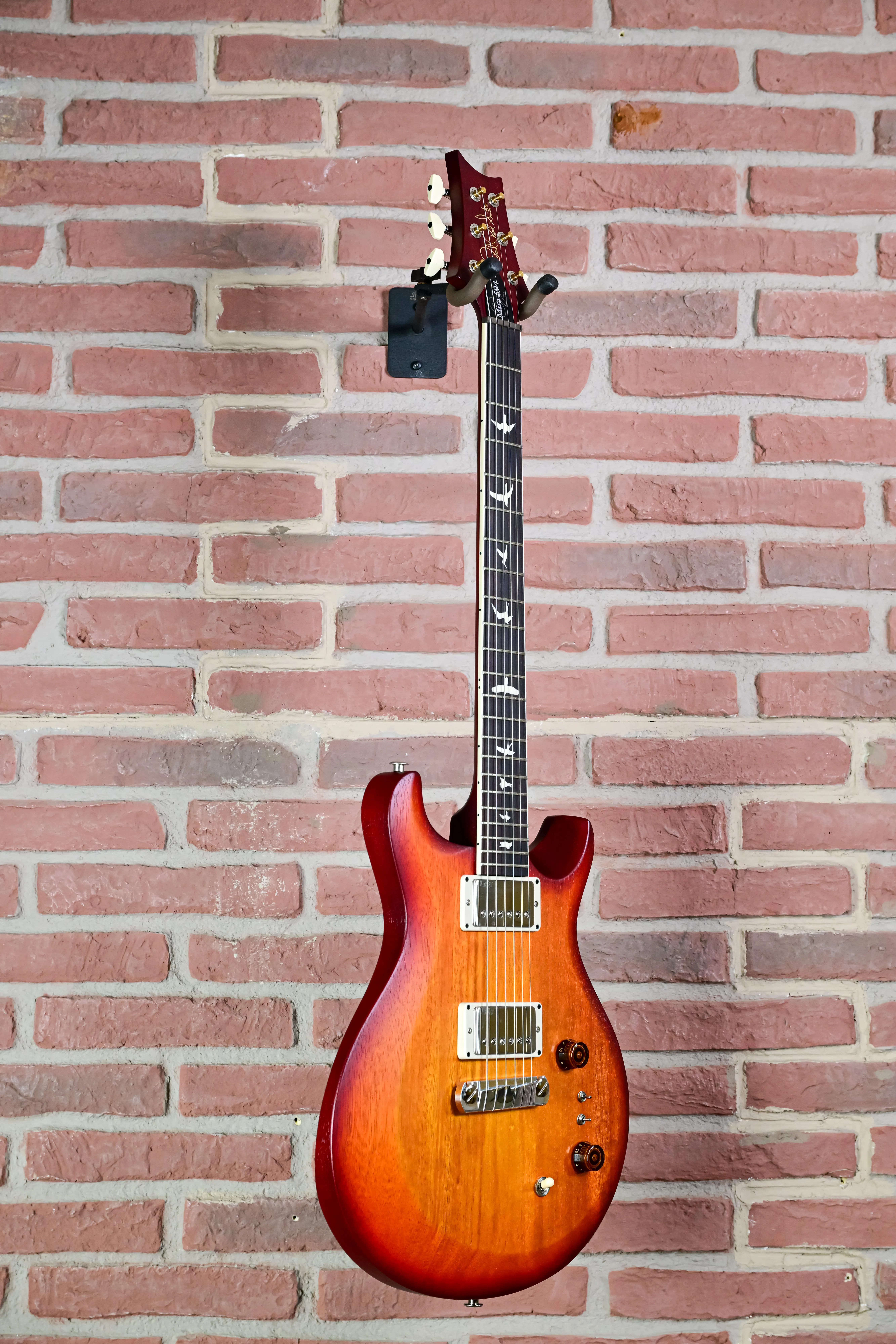 S2 Mira 594 Satin Dark Cherry Sunburst