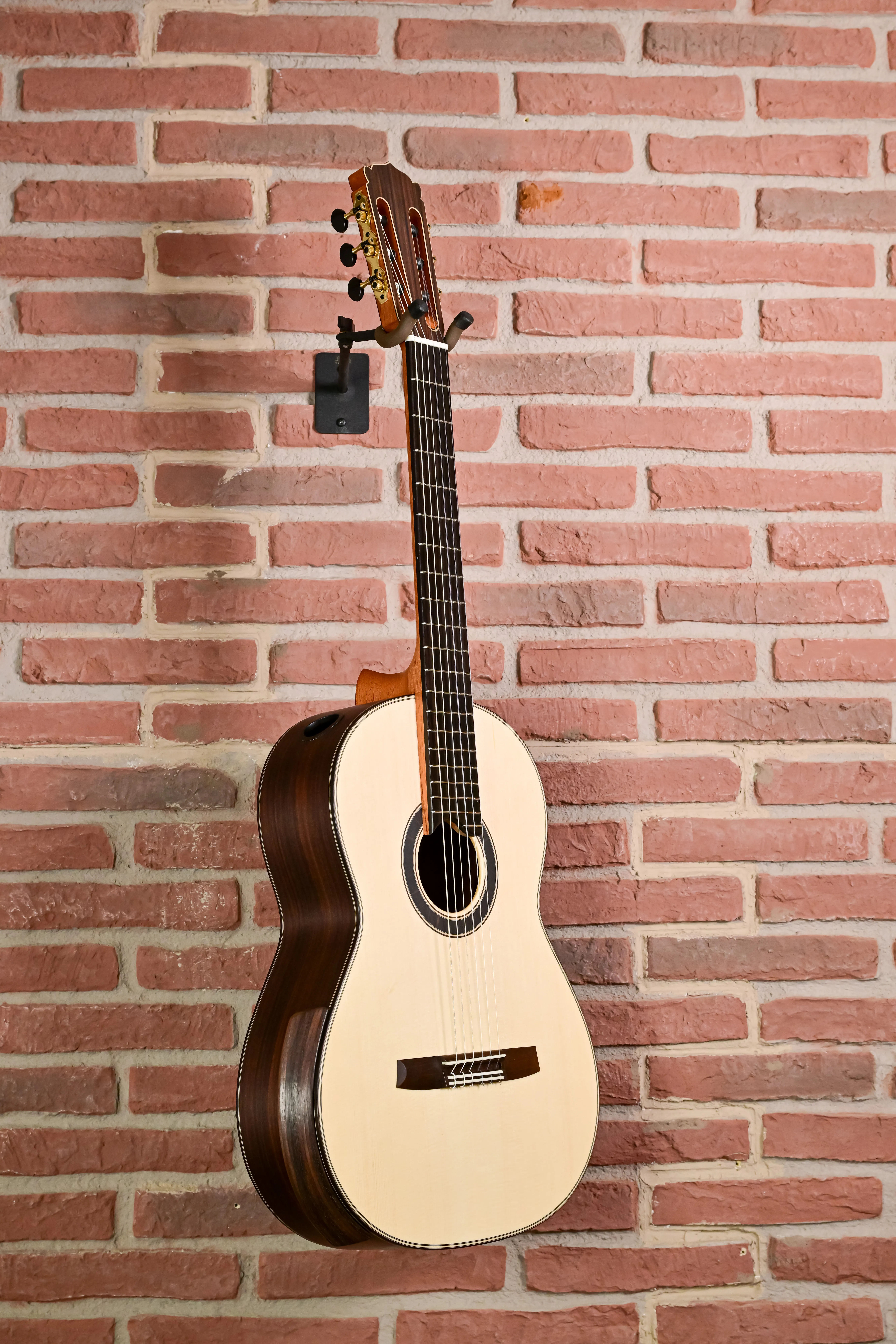 New Century-Lattice Classical Guitar Upper Class