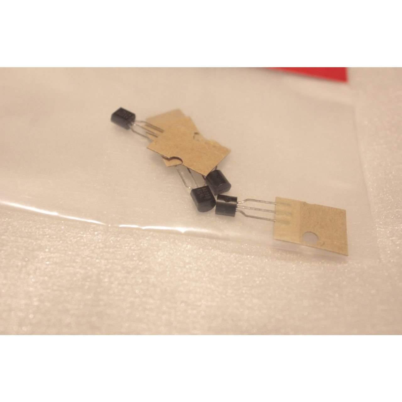 FENDER XSTR PNP SILICON TO_922SA 4 Stk. - Drahtwiderstand