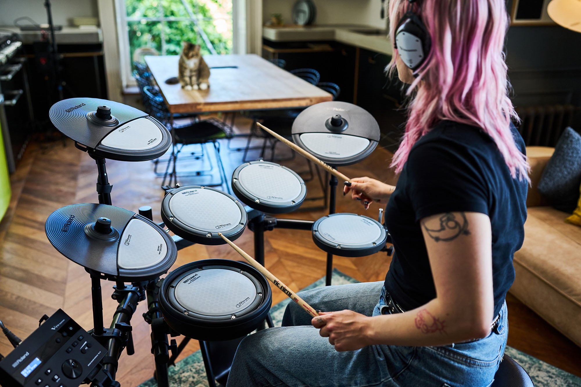  Roland Quiet Design VQD106 E-Drum Set