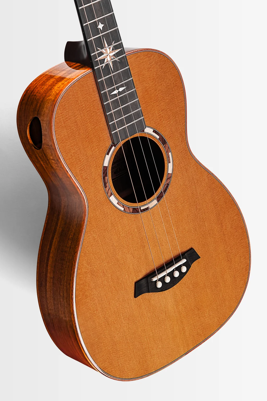Waypoint Cedar Acacia Grand Baritone mit EQ und Hardcase