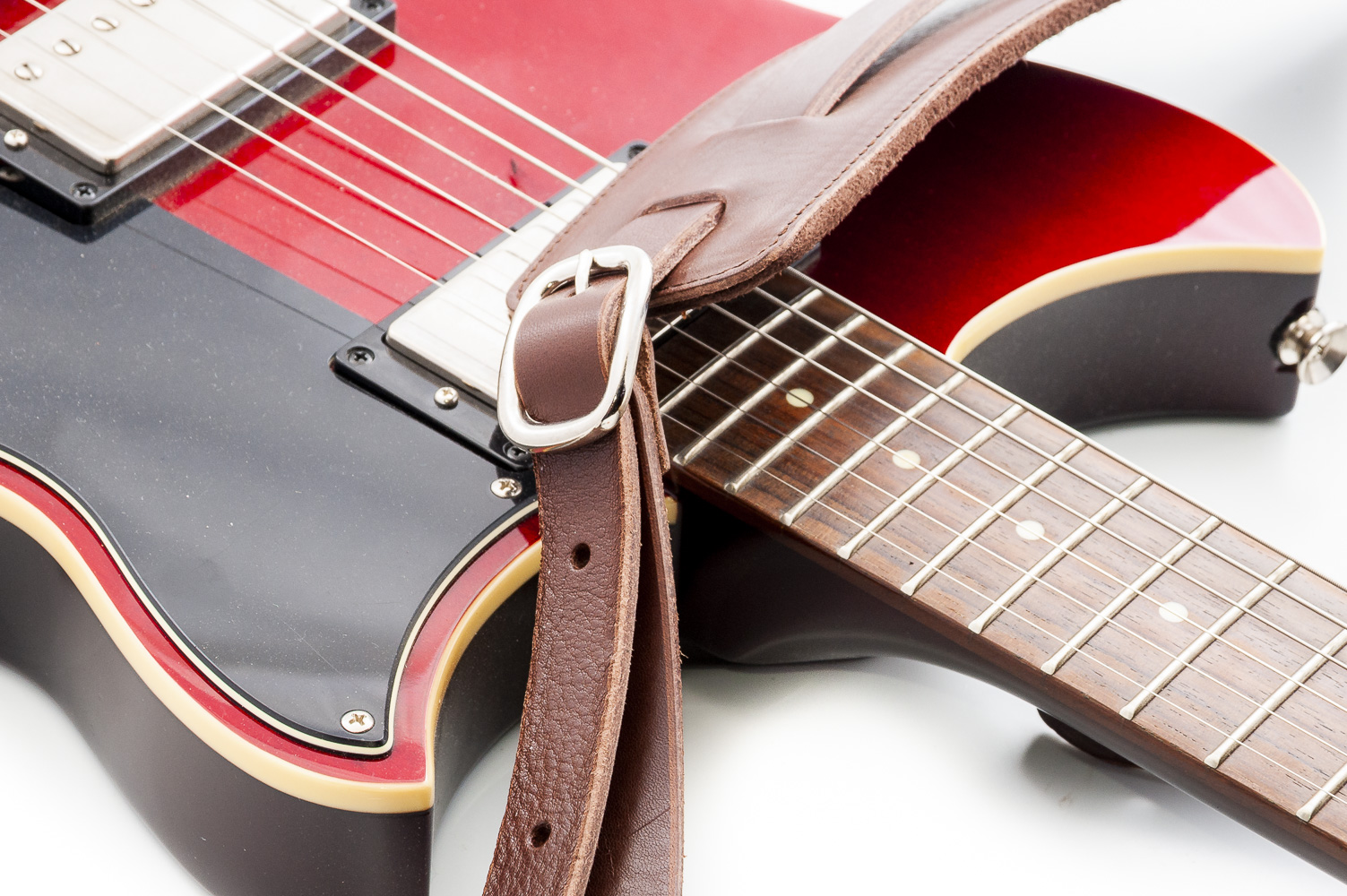 Slim Classic Brown Saddle Guitar Strap
