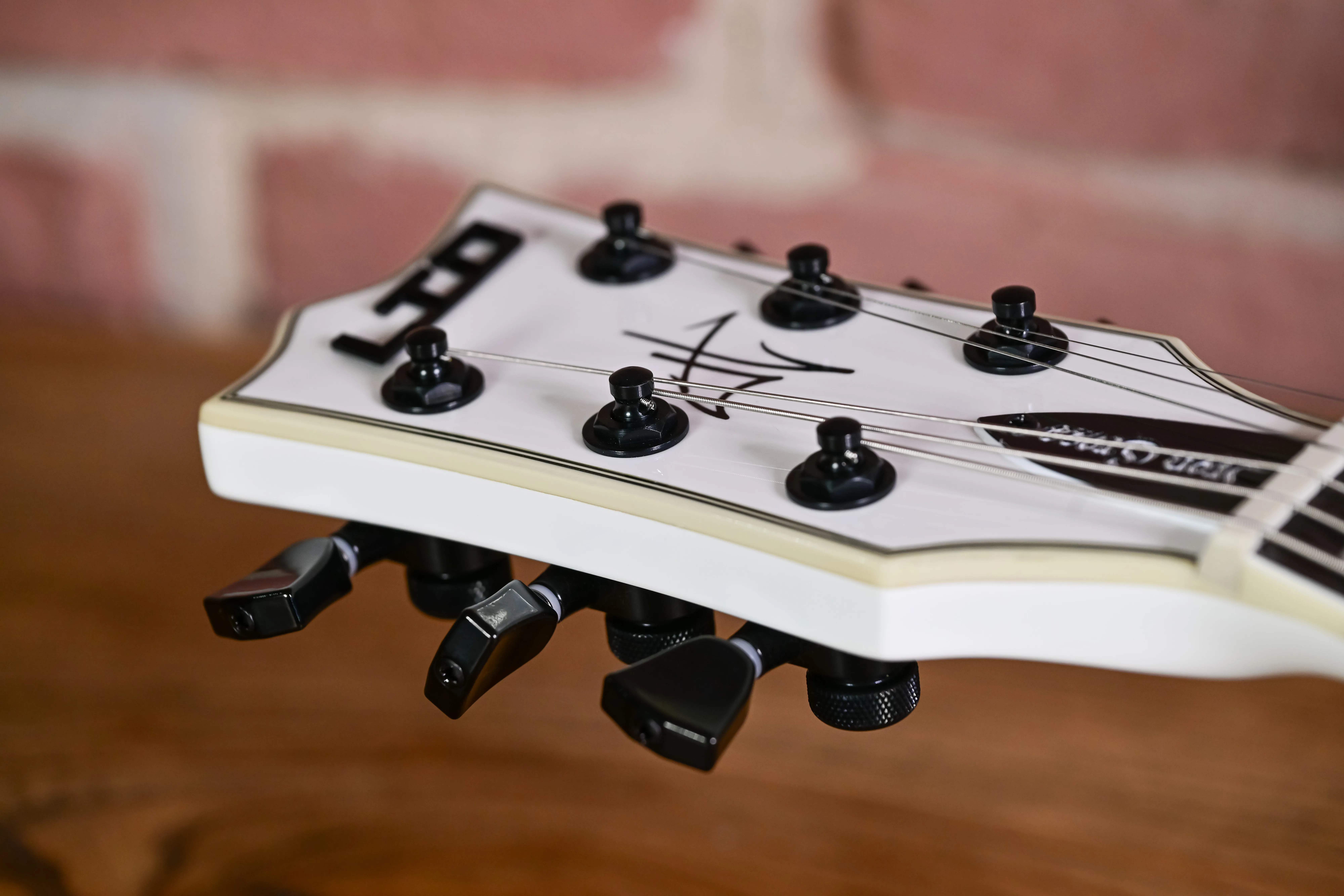 James Hetfield Iron Cross SW - E-Gitarre