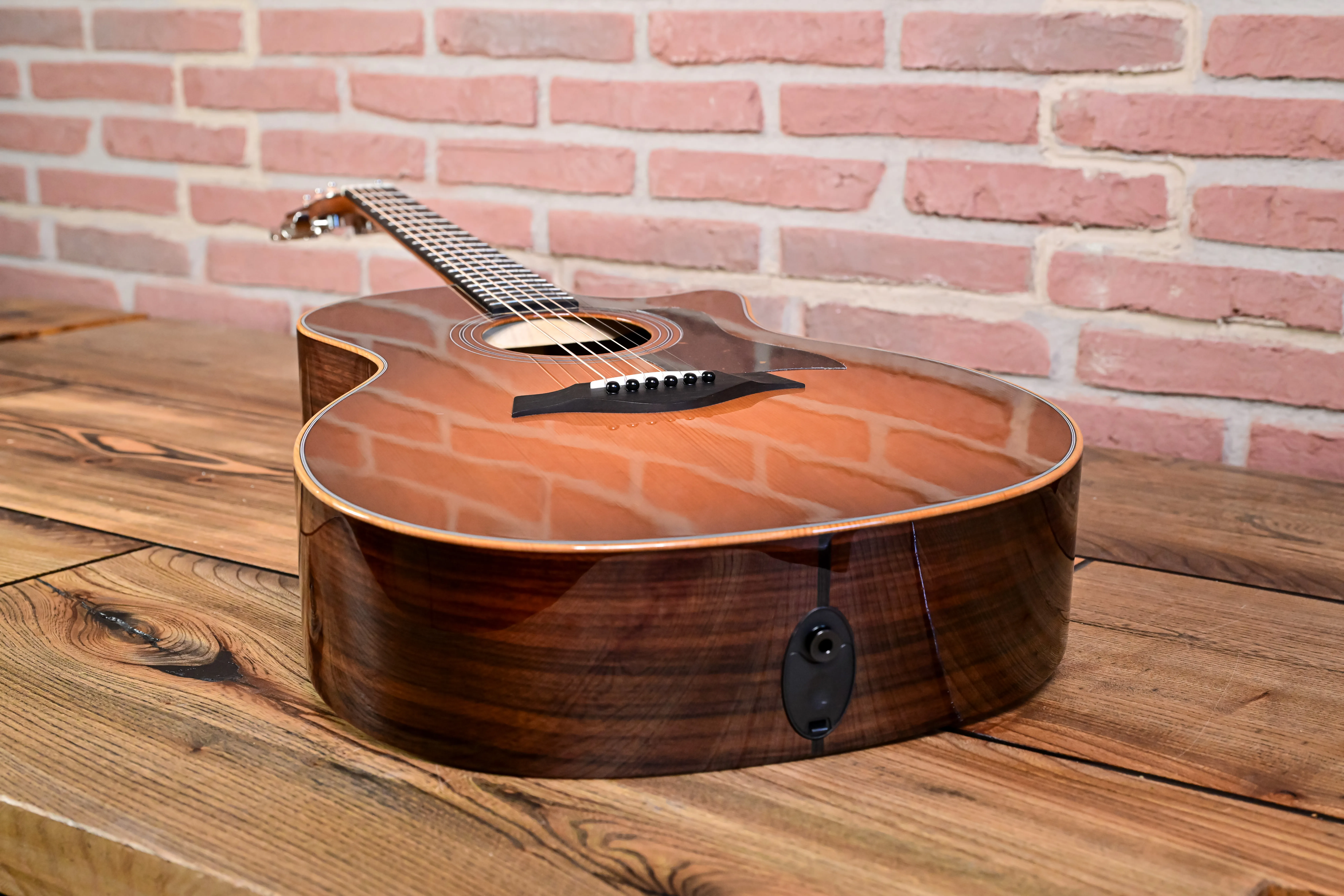 414ce Studio Special Edition Honeyburst
