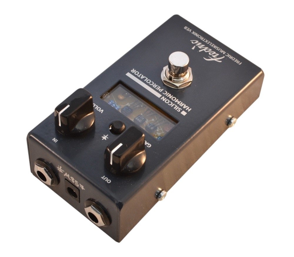 Silicon Harmonic Percolator