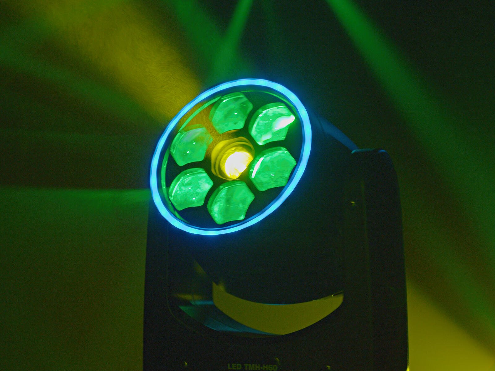 LED TMH-H60 Hybrid Moving-Head