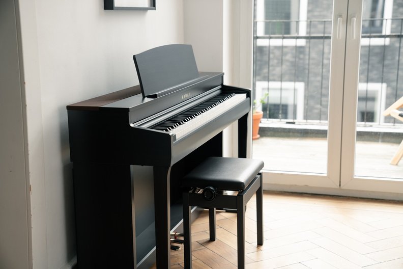 Kawai CN301B Digitalpiano Seitenansicht links